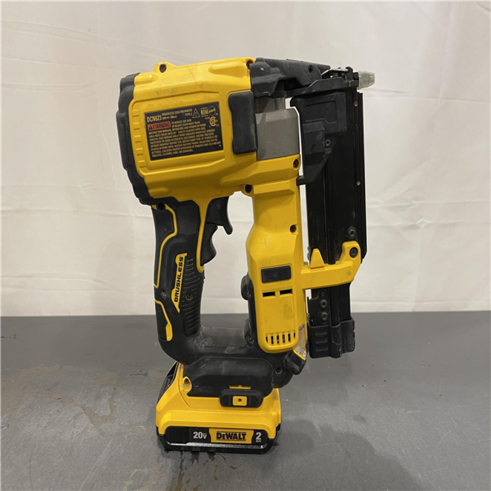 AS-IS - DeWalt ATOMIC 20V MAX Lithium Ion Cordless 23 Gauge Pin Nailer Kit