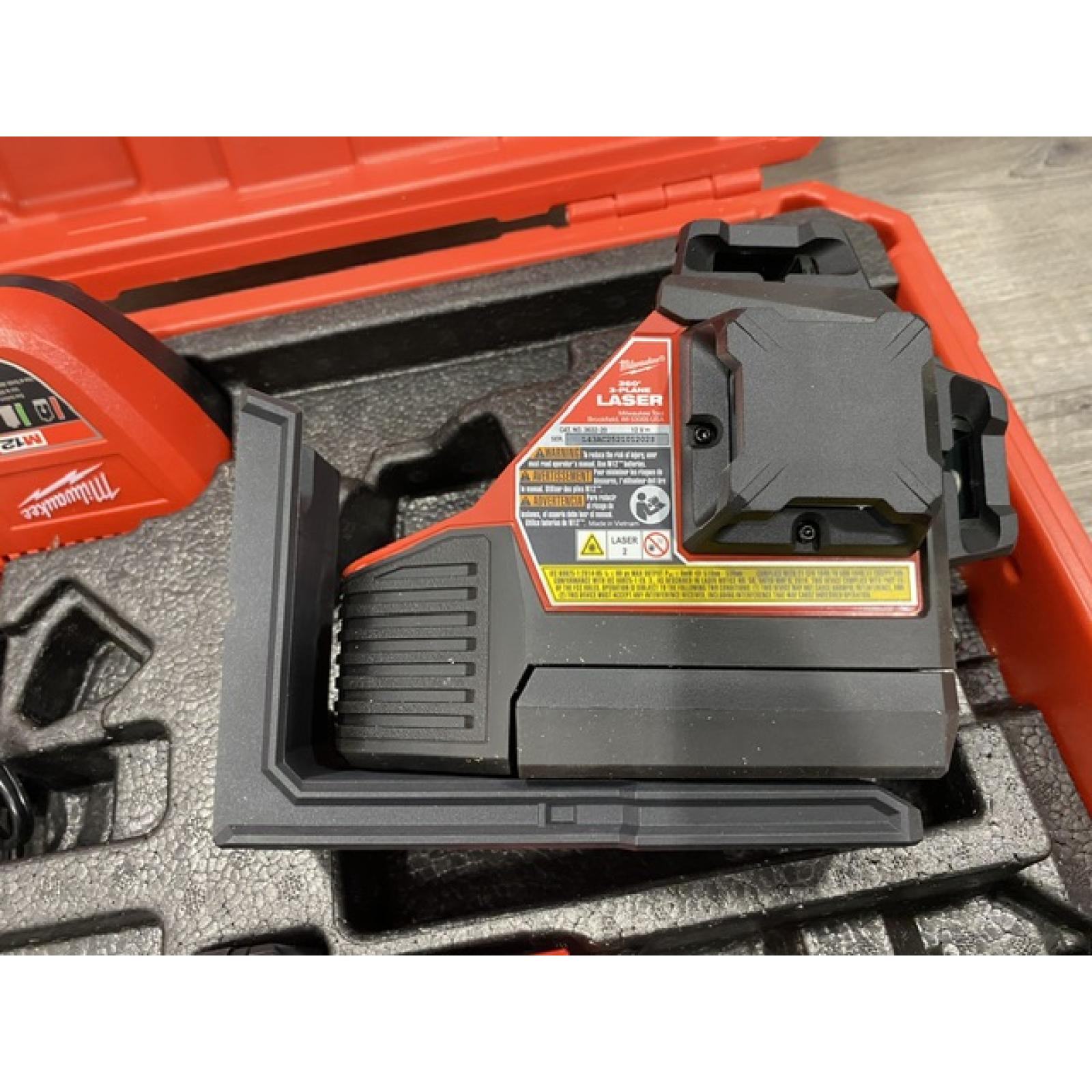 AS-IS Milwaukee 12-Volt Lithium-Ion Cordless Green 250 ft. 3-Plane Laser Level Kit