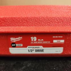 Phoenix NEW Milwaukee SHOCKWAVE 1/2 in. Drive SAE 6 Point Impact Socket Set (19-Piece)