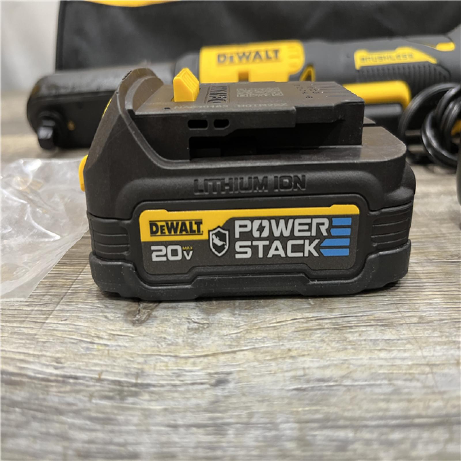 AS-IS DEWALT 20-Volt Maximum Lithium-Ion 3/8 in. and 1/2 in. Cordless Ratchet Kit