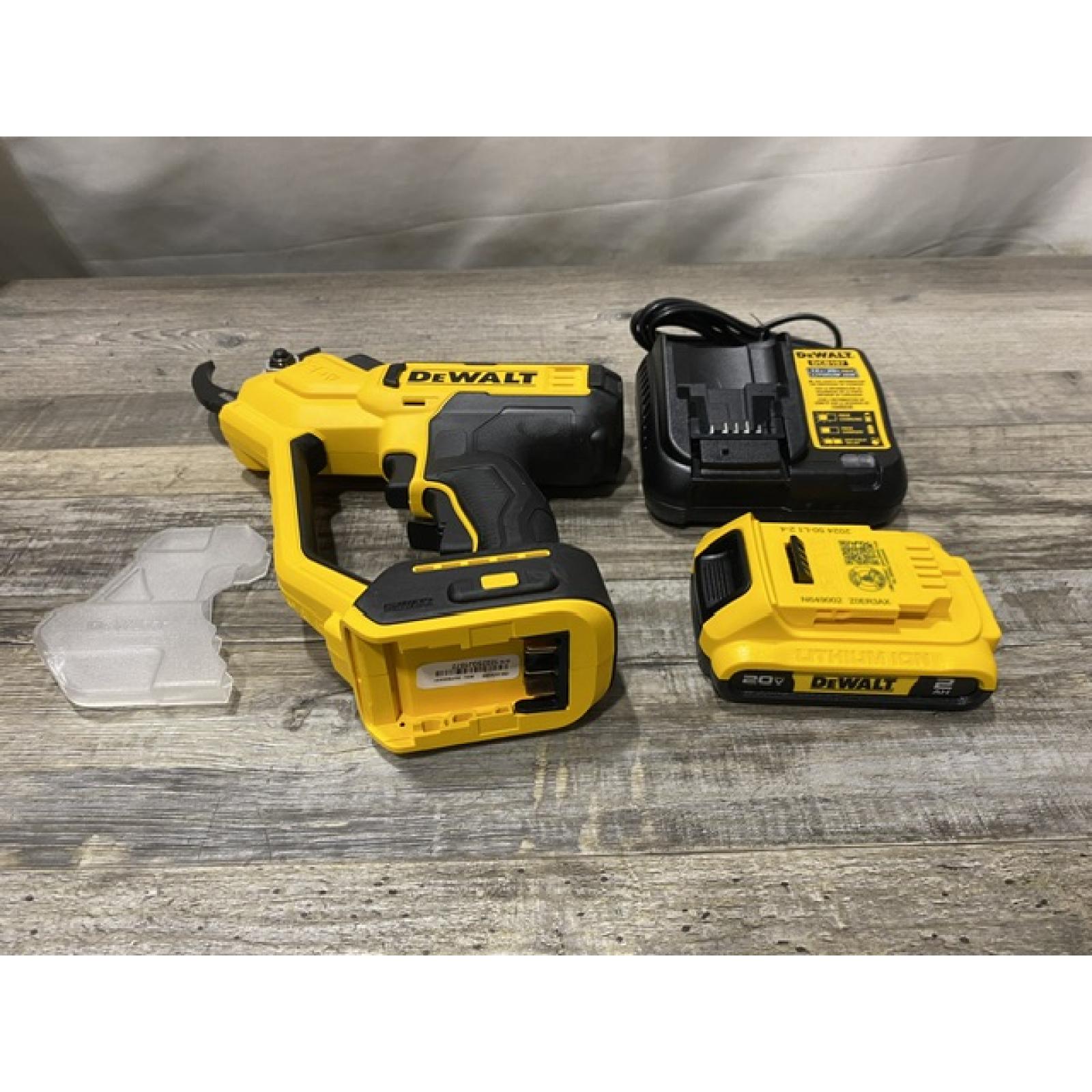 AS-IS DEWALT 20V MAX Cordless Battery Powered Pruner Kit