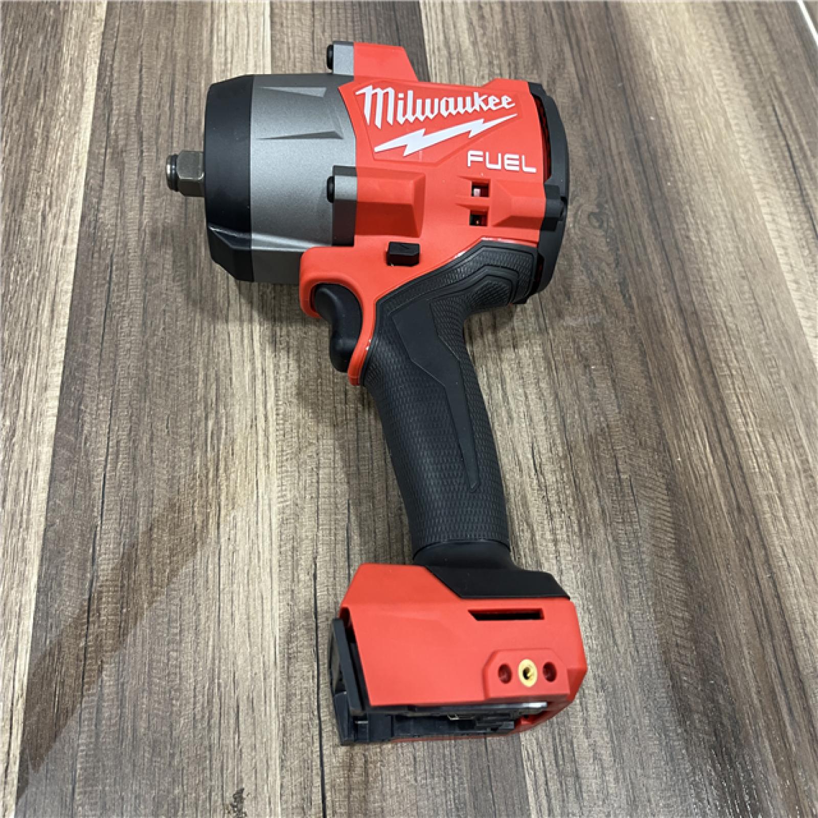 AS-IS Milwaukee M18 1/2 in. Cordless Brushless High Torque Impact Wrench Kit (Battery & Charger)