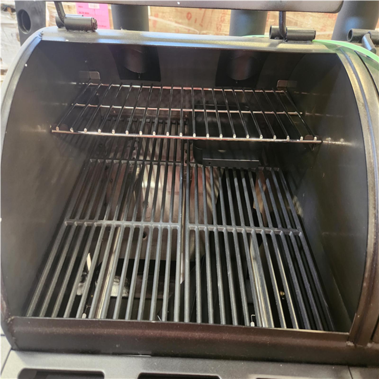 Phoenix LIKE NEW Char-Griller Texas Trio 4-Burner Dual Fuel Grill with Smoker in Black