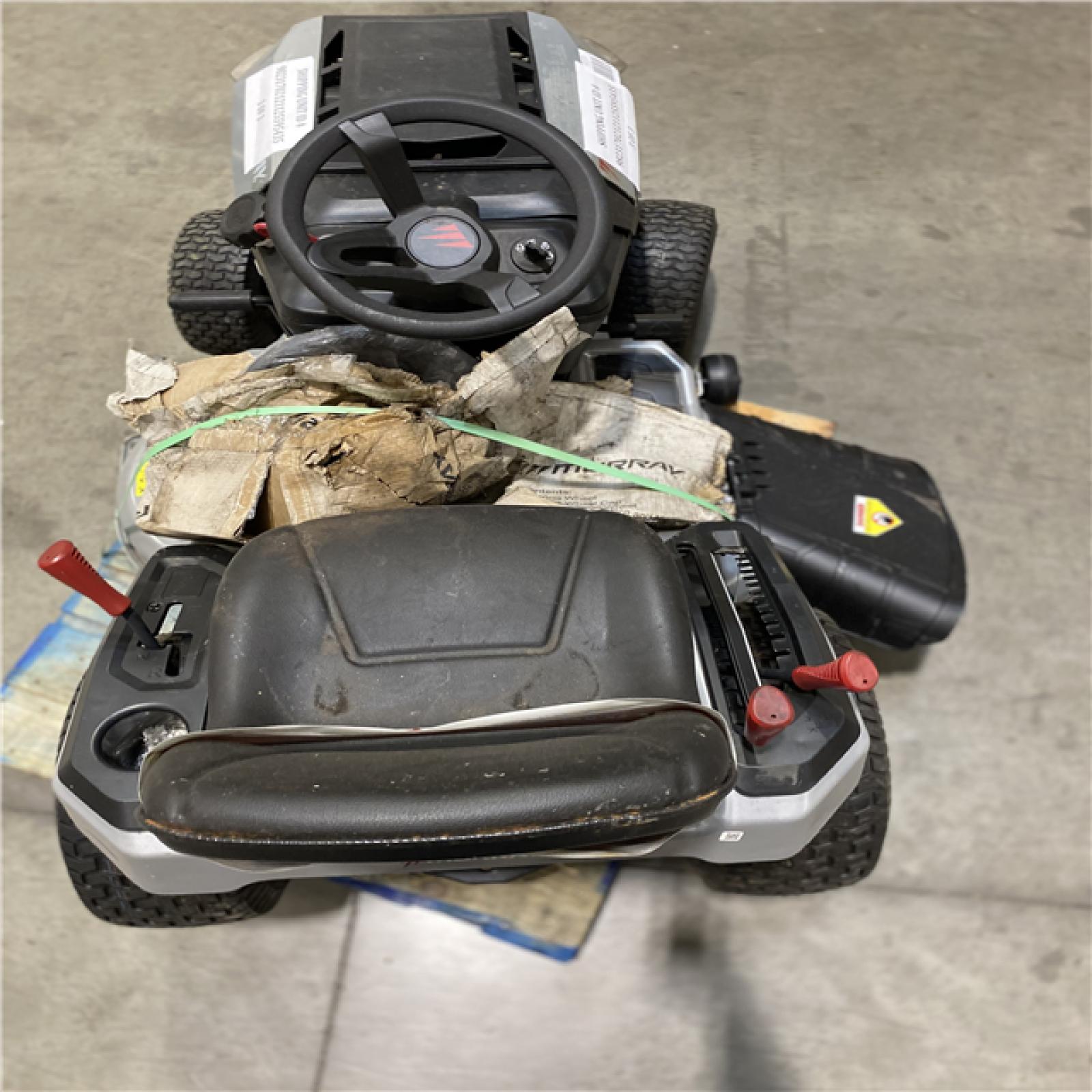 Dallas Location - As-Is Dallas Location -Murray MT200 42 in. 19.0 HP 540cc Gas Riding Lawn Tractor Mower