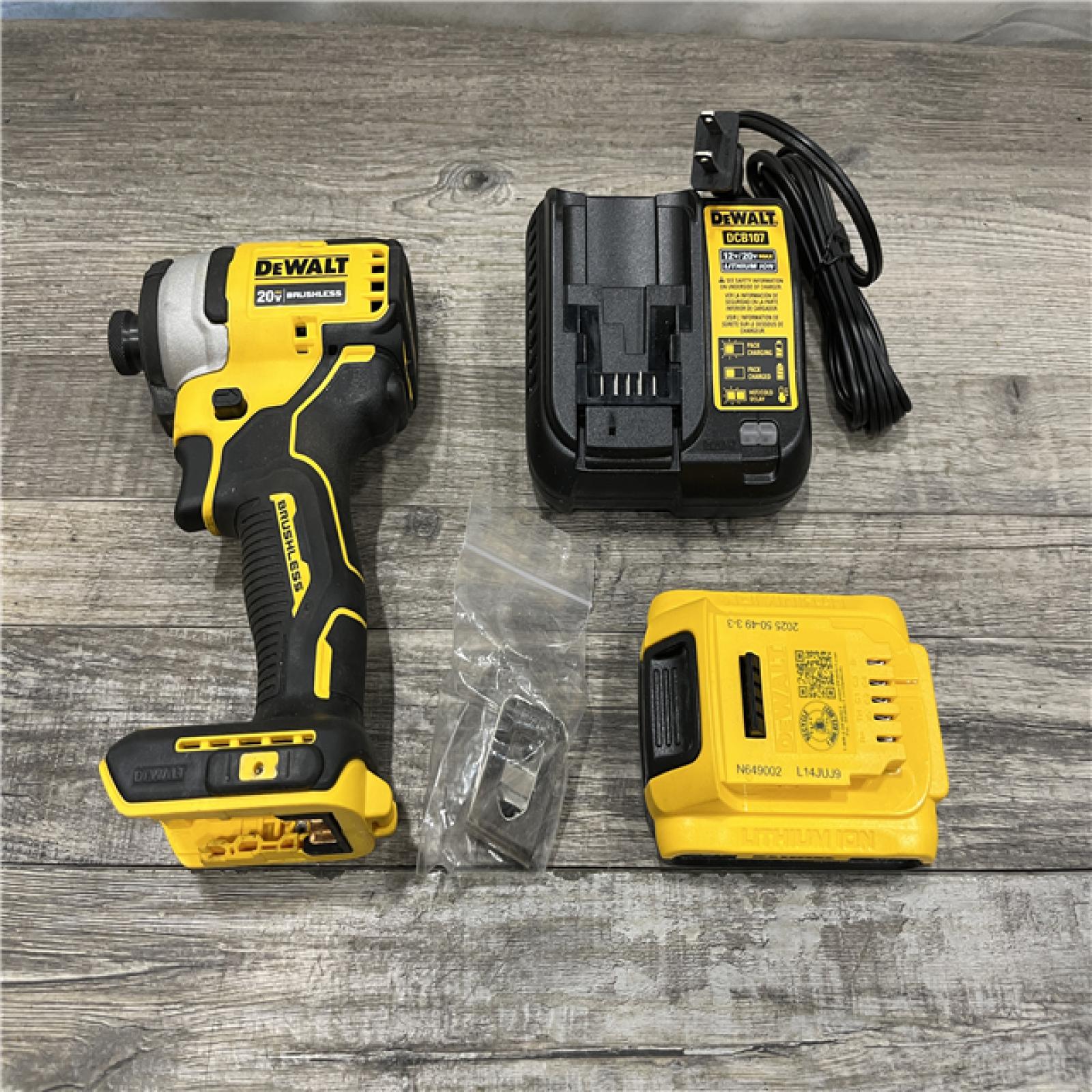 AS-IS DEWALT Atomic 20V Max Lithium-Ion Brushless Cordless Compact 1/4 in. Impact Driver Kit