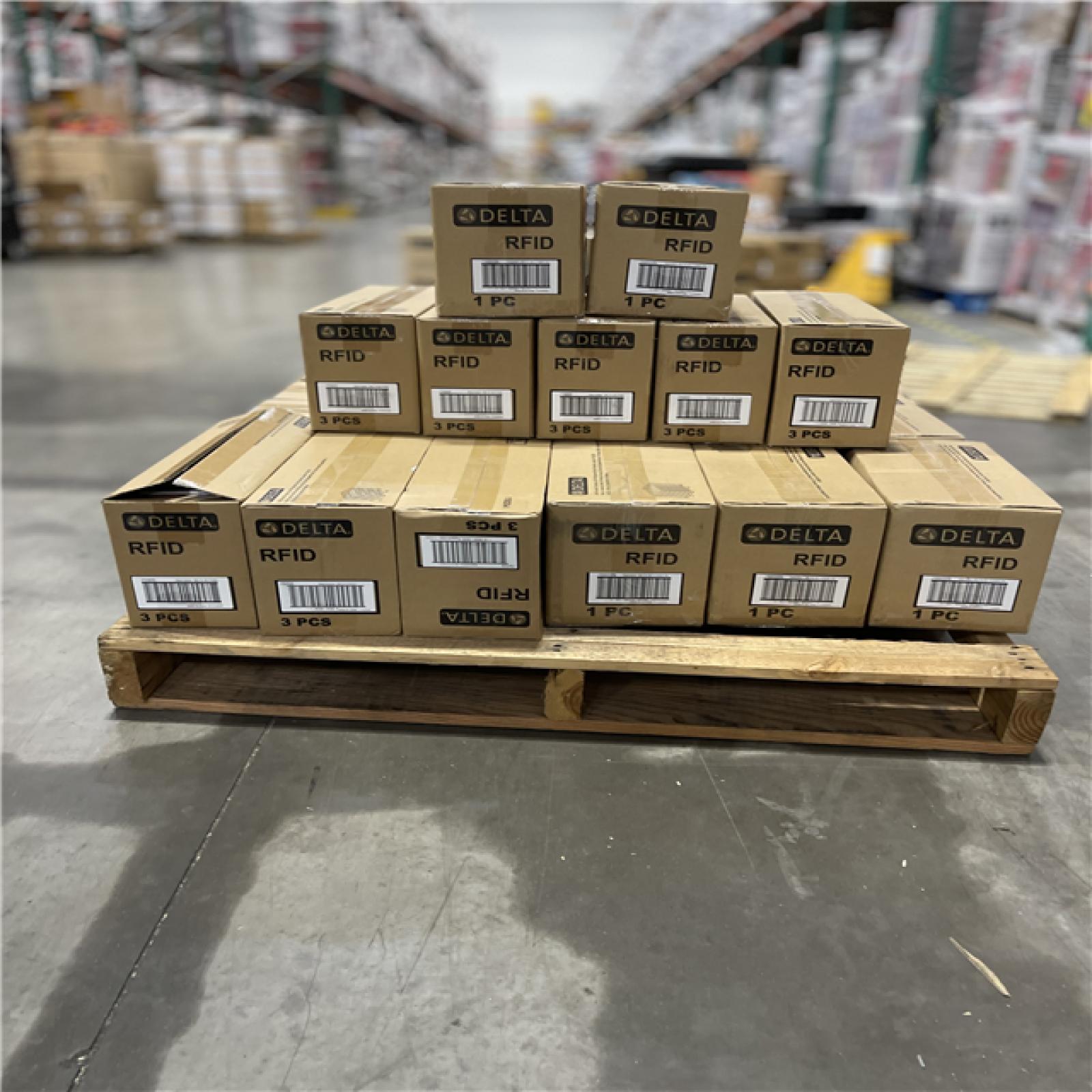 DALLAS LOCATION- DELTA SHOWER HEAD MIXED PALLET