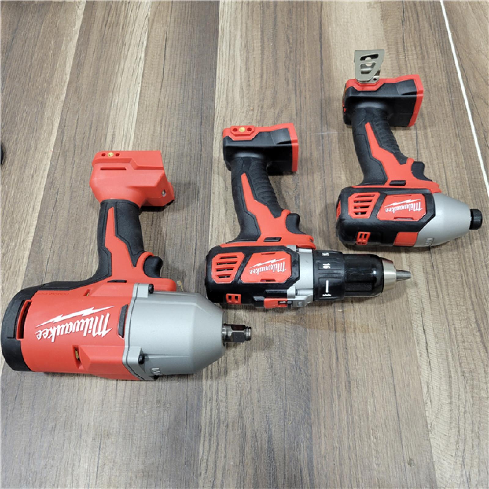 AS-IS Milwaukee M18 18-Volt Lithium-Ion Cordless Combo Kit 6-Tool with 2-Batteries, Charger and Tool Bag