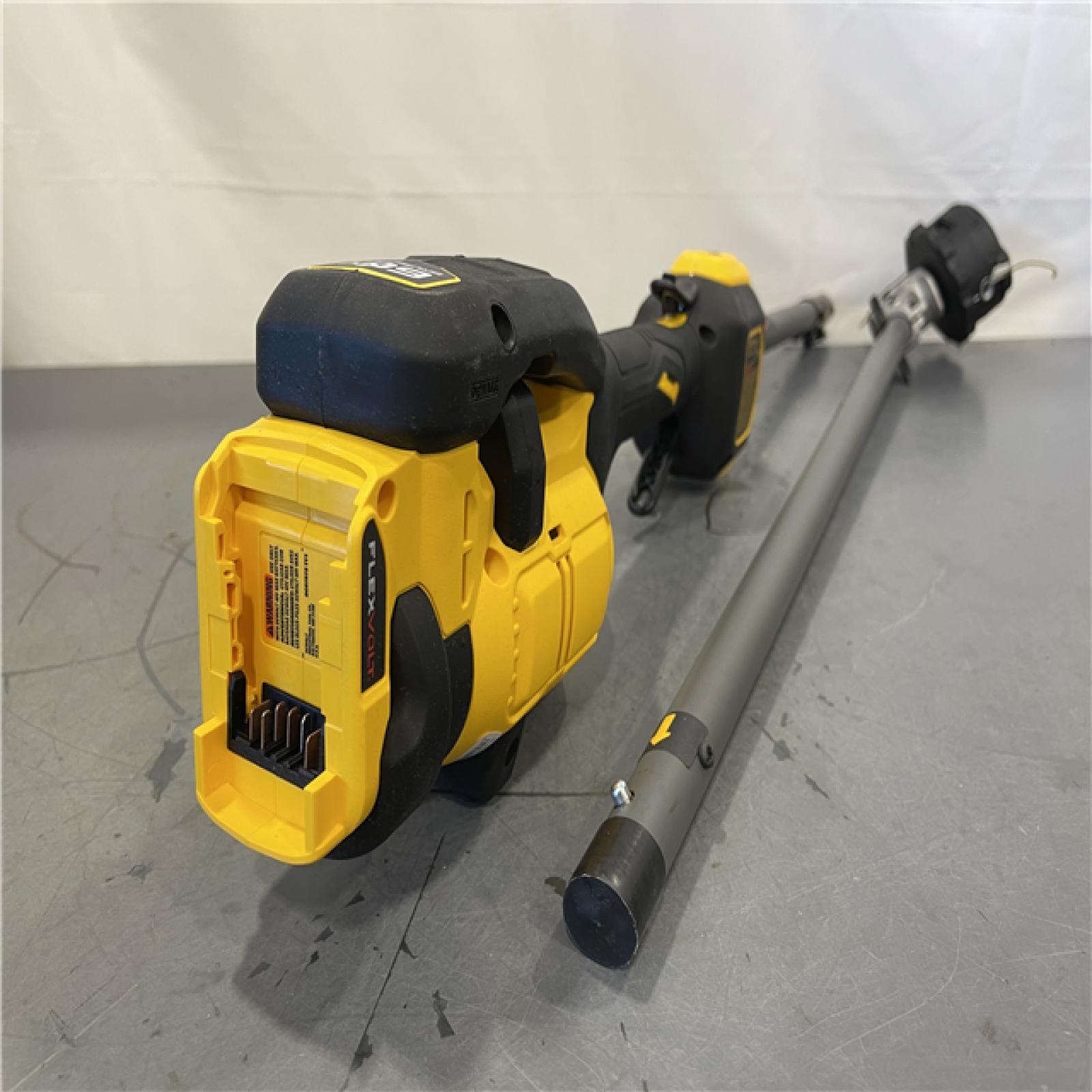 AS-IS - DeWalt FLEXVOLT 60V MAX Brushless Cordless 17-Inch Attachment Capable String Trimmer