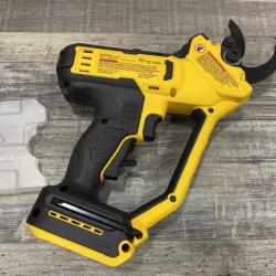 LIKE NEW - DEWALT 20V MAX Cordless Battery Powered Pruner Kit