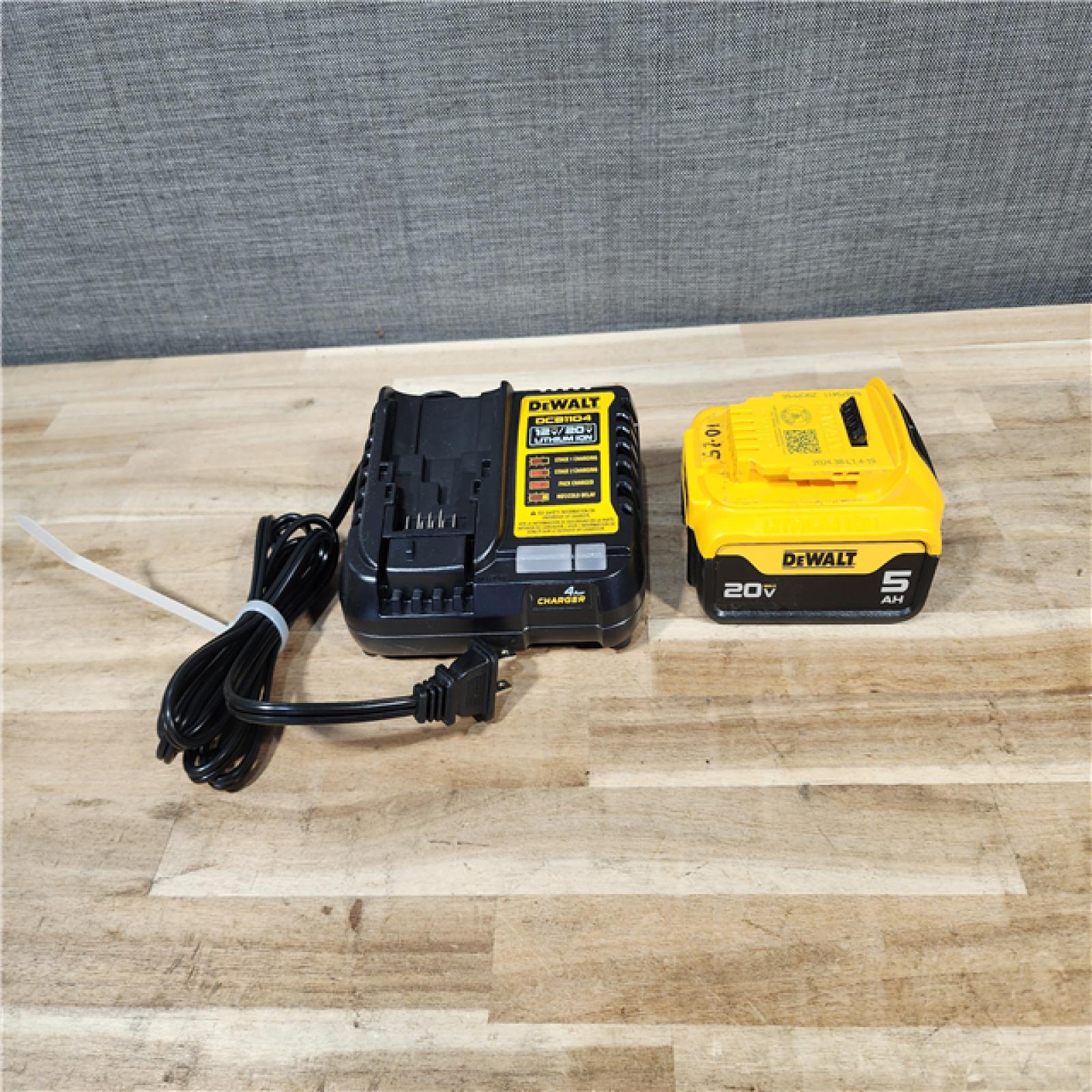 HOUSTON LOCATION - AS-IS DEWALT 20V MAX Lithium-Ion Cordless 1/2 in. Impact Wrench Kit