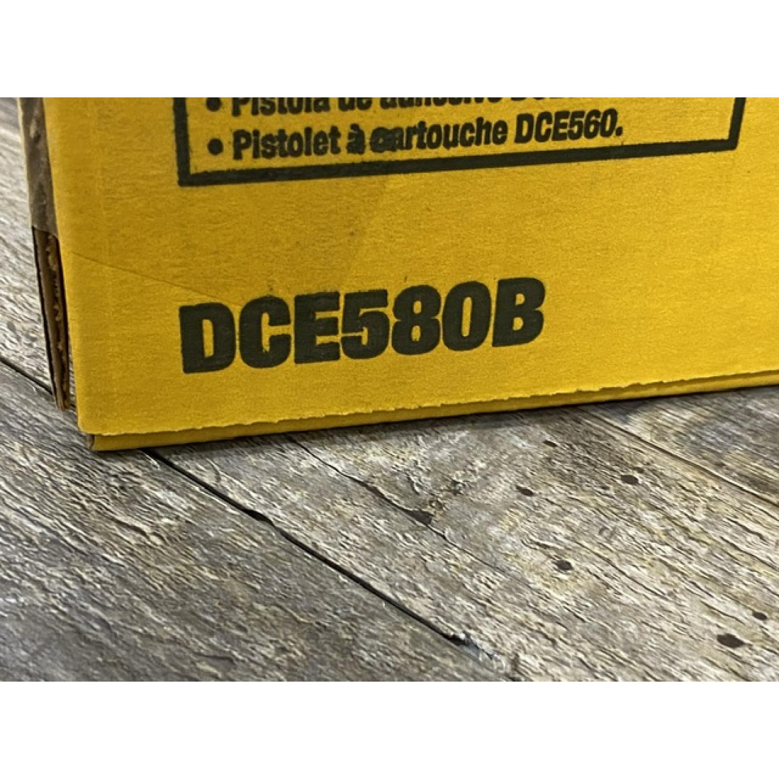 NEW - DEWALT 20V MAX Cordless 300-600 ml Sausage Pack Adhesive Gun (Tool Only)