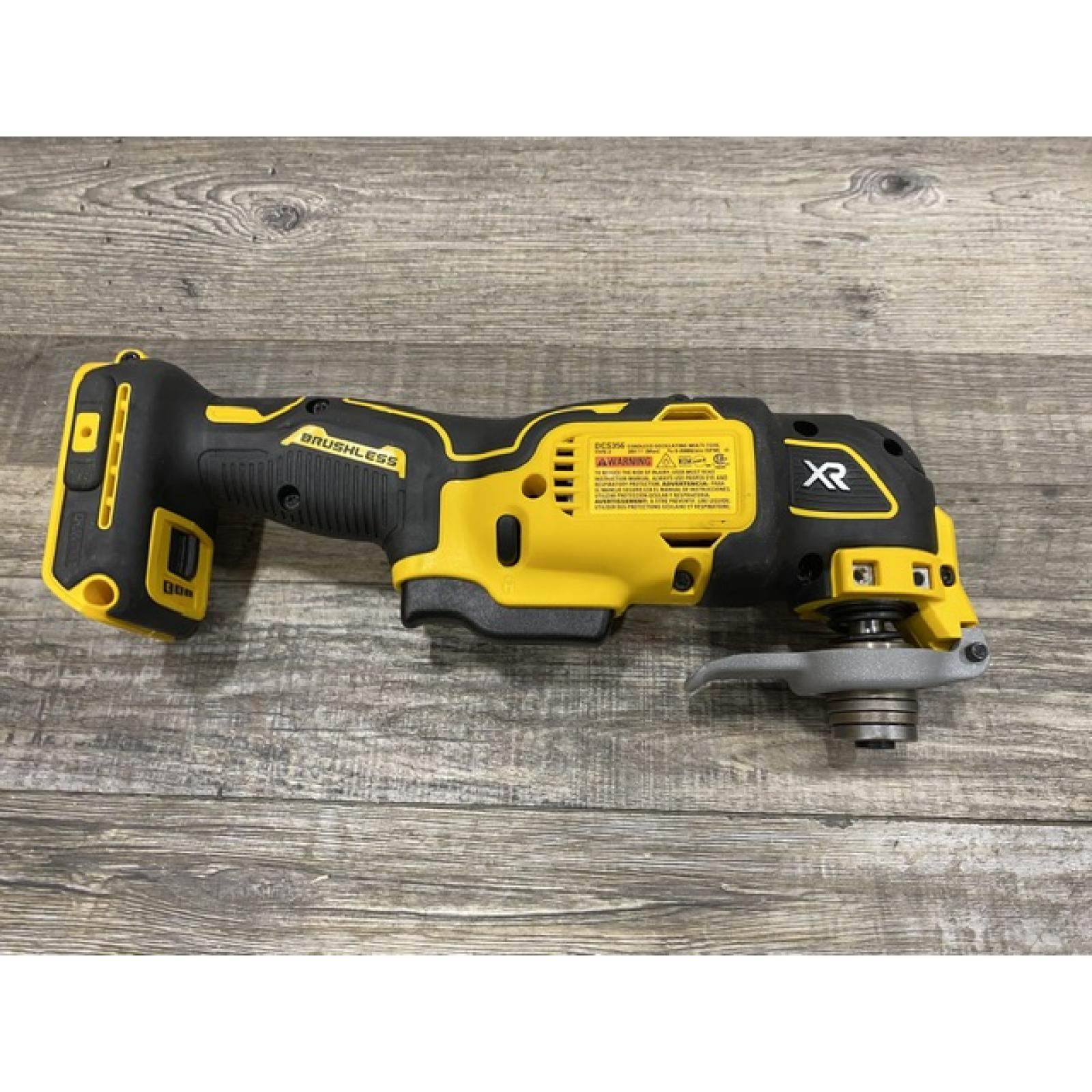 AS-IS DEWALT 20V MAX XR Cordless Brushless 3-Speed Oscillating Multi Tool Kit
