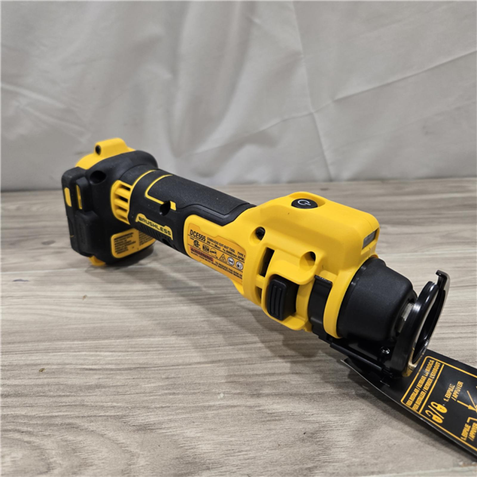 AS-IS DEWALT 20V MAX Cordless Cut-Out Tool (Tool-Only)
