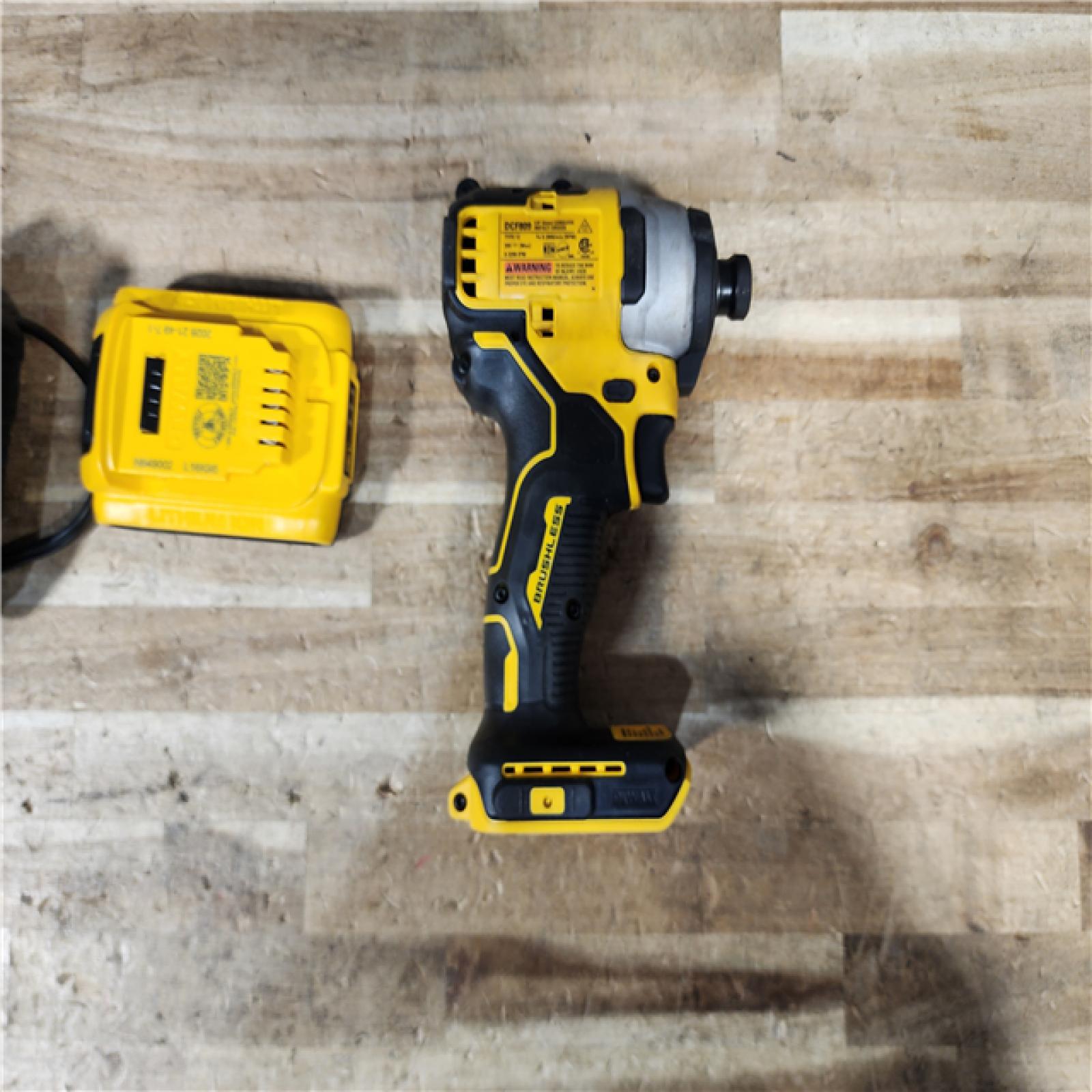 HOUSTON LOCATION - AS - IS DEWALT Atomic 20V Max Lithium-Ion Brushless Cordless Compact 1/4 in. Impact Driver Kit