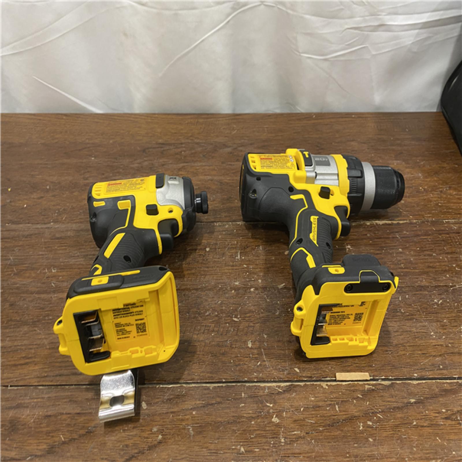 AS-ISDEWALT 20V MAX Cordless Brushless Hammer Drill/Driver 2 Tool Combo Kit with FLEXVOLT ADVANTAGE