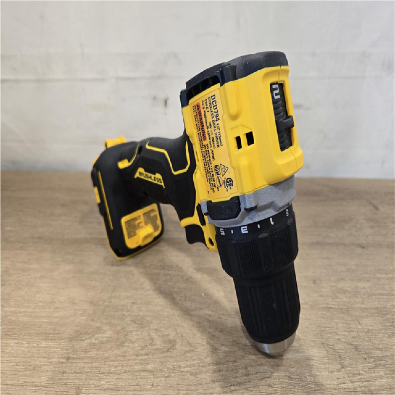 AS-IS DEWALT ATOMIC 20-Volt MAX Lithium-Ion Cordless Combo Kit