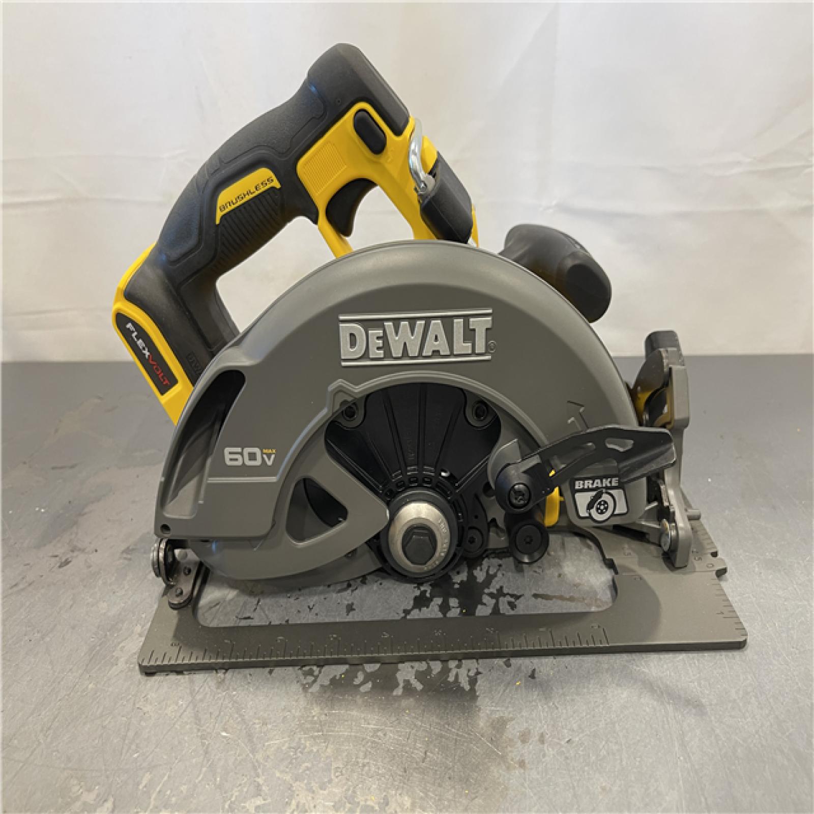 AS-IS - DeWALT FLEXVOLT 60V MAX Cordless Brushless 7-1/4 in. Circular Saw with Brake
