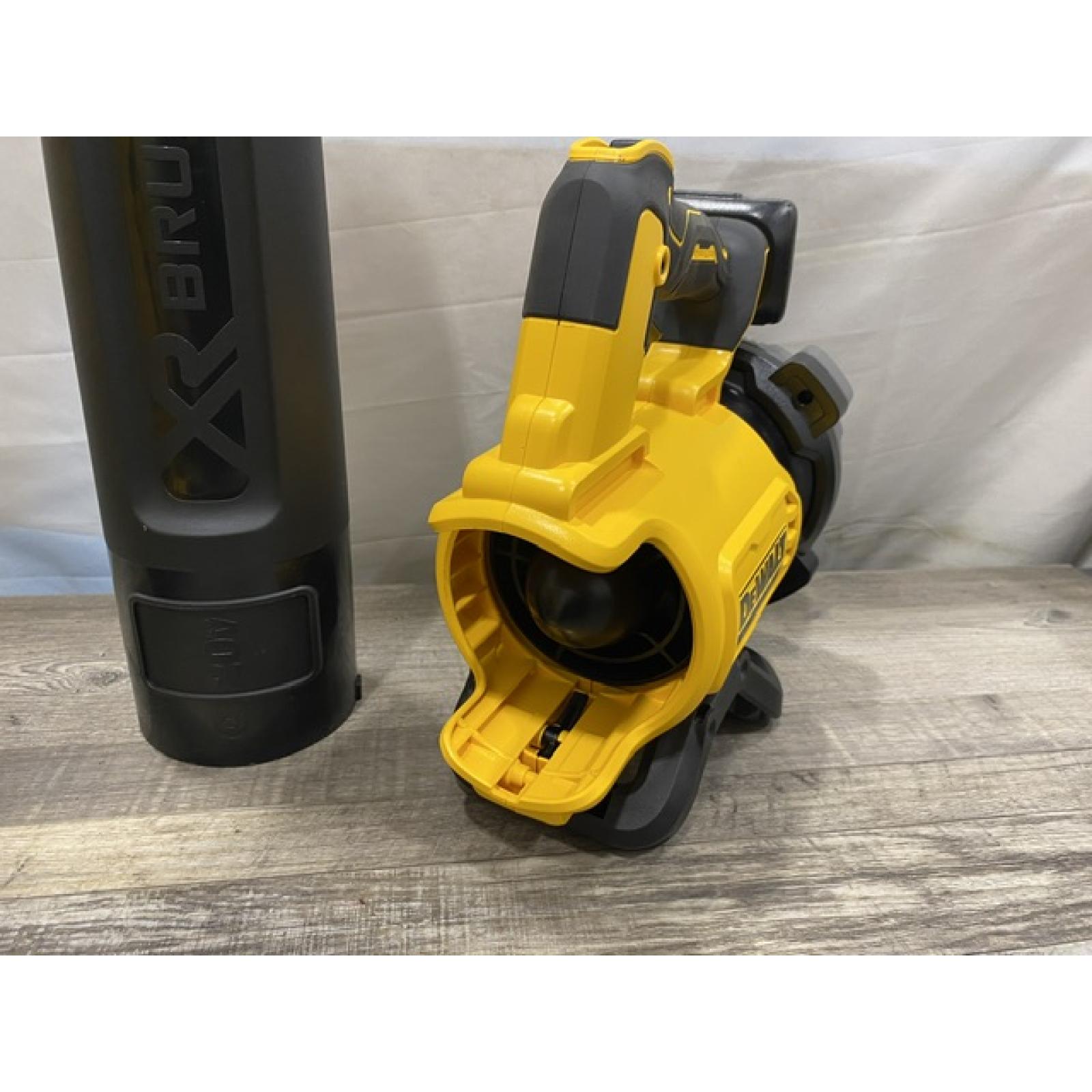 AS-IS DEWALT 20V MAX* XR Brushless Cordless Handheld Blower Kit