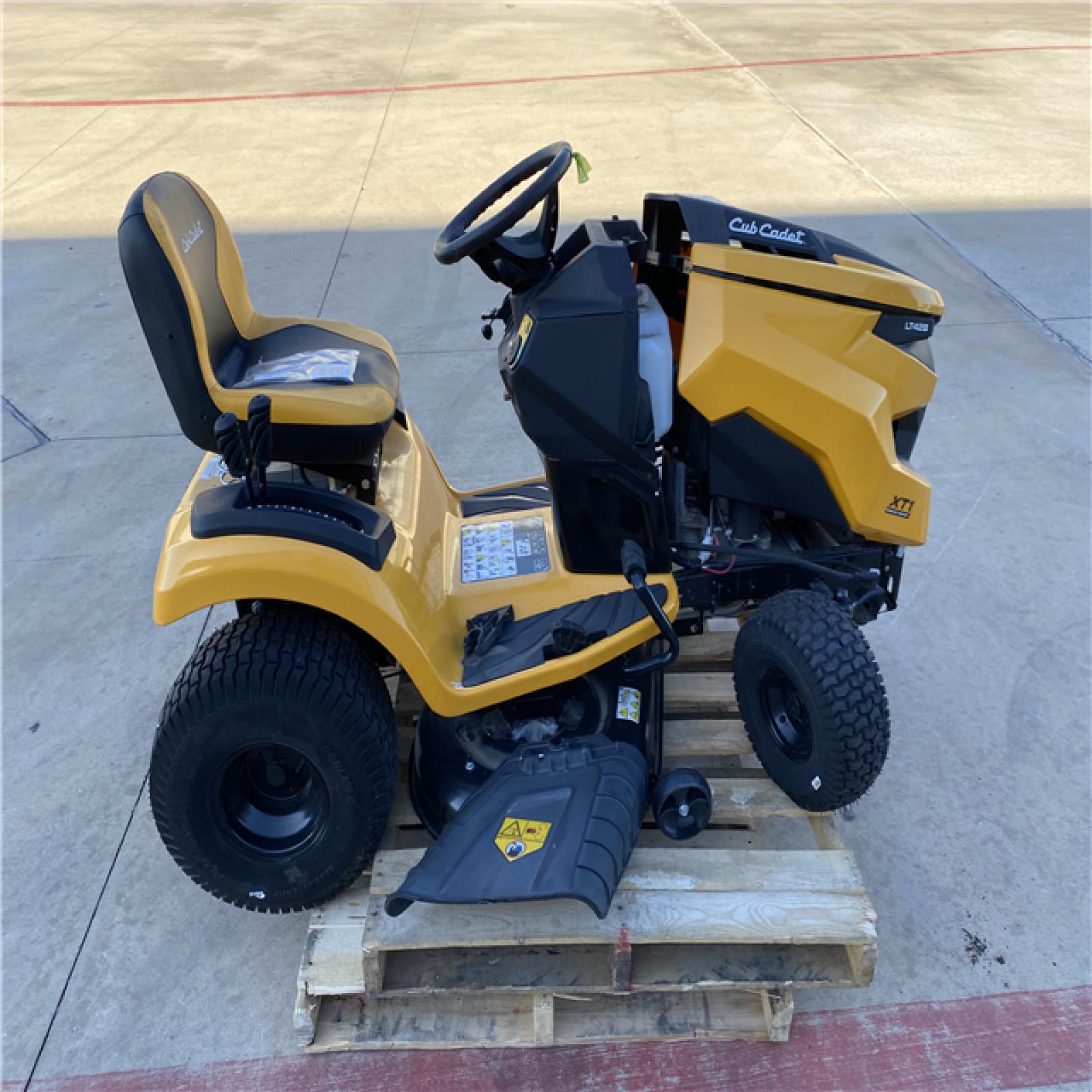 Houston Location AS-IS Cub Cadet XT1 LT42B
