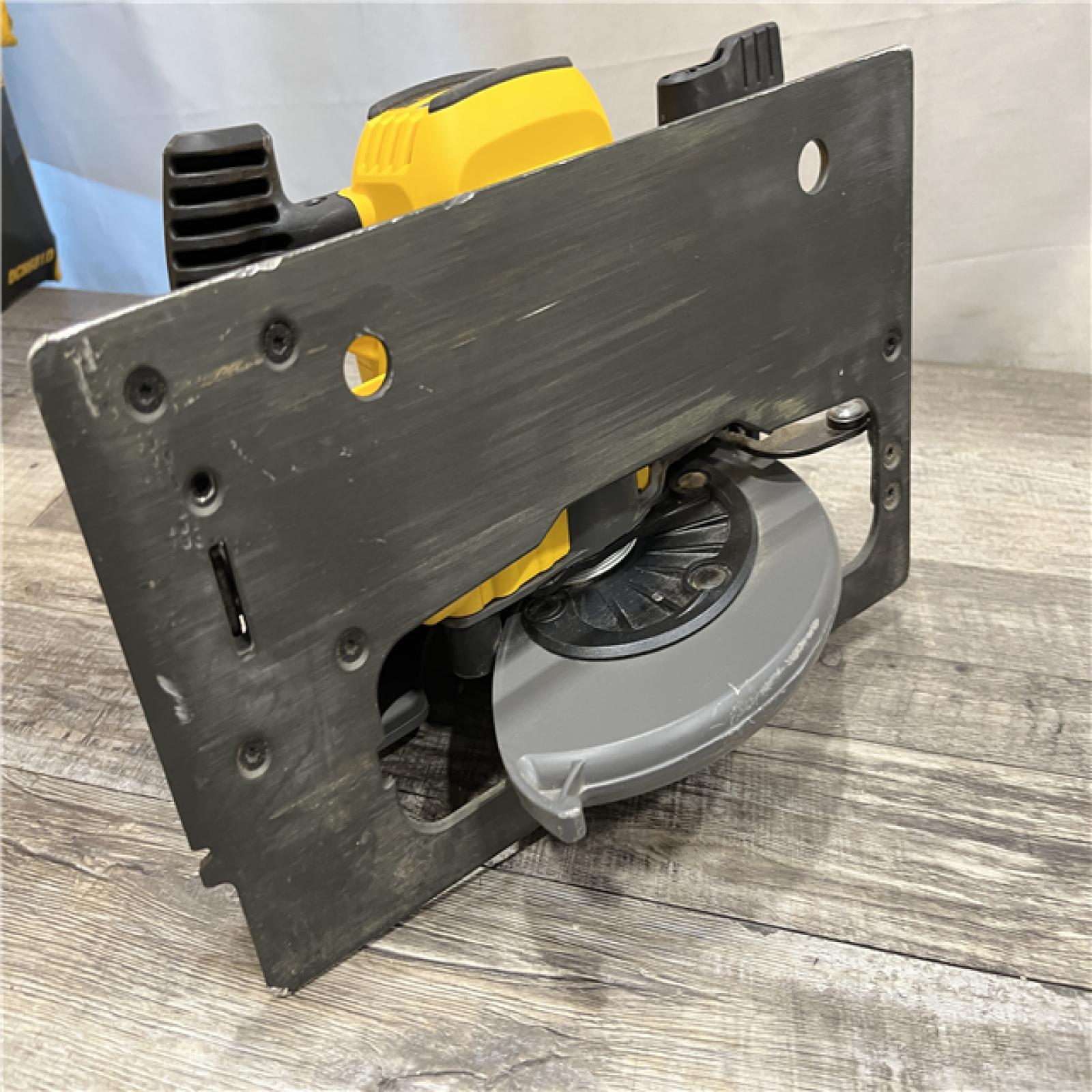 AS-IS DEWALT FLEXVOLT 60V MAX Cordless Brushless 7-1/4 in. Circular Saw with Brake (Tool Only)