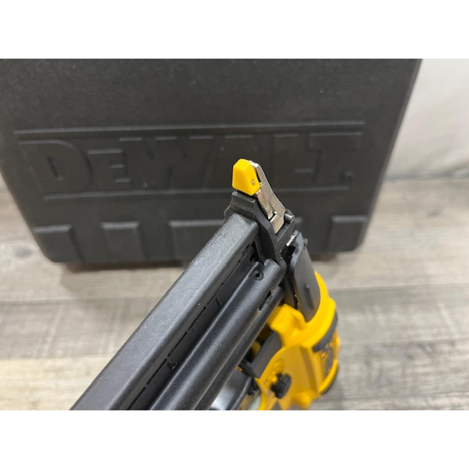 AS-IS DEWALT 18-Gauge Pneumatic Brad Nailer