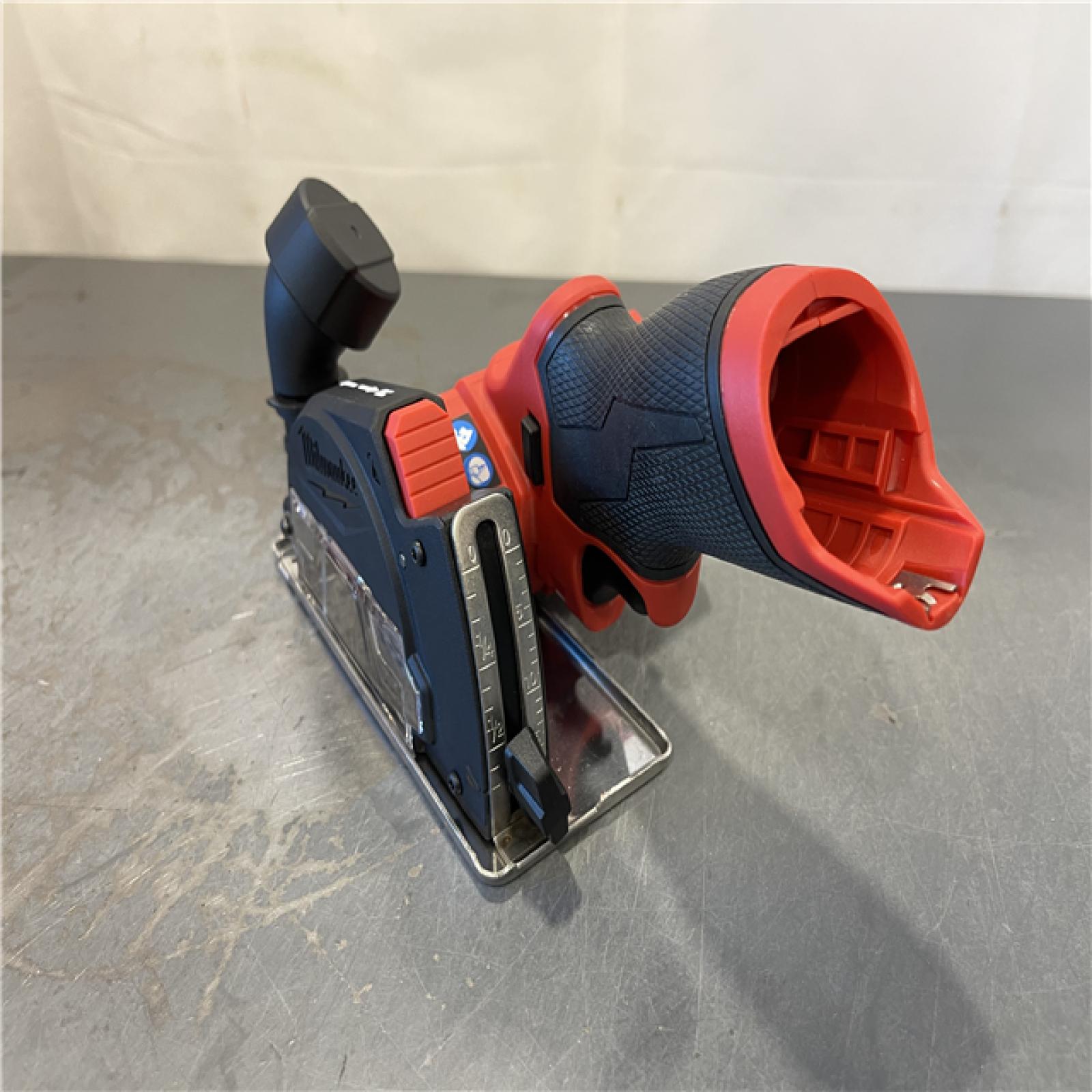 AS-IS - Milwaukee M12 FUEL 12V Lithium-Ion Brushless Cordless 3 in. Cut Off Saw