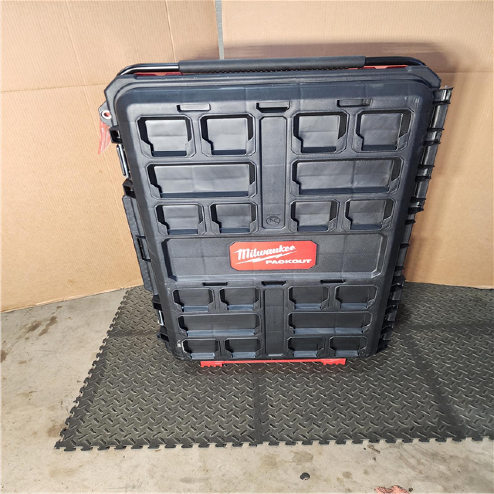 HOUSTON LOCATION - AS-IS Milwaukee PACKOUT Rolling Tool Chest