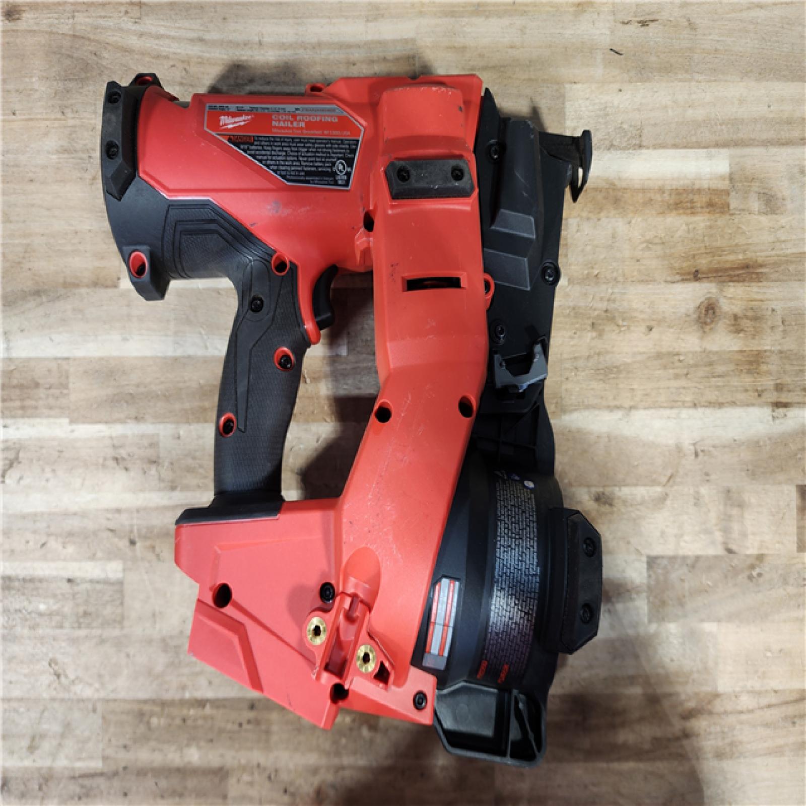 HOUSTON LOCATION - AS-IS Milwaukee M18 FUEL 18-Volt Lithium-Ion Brushless Cordless Coil Roofing Nailer (Tool Only)