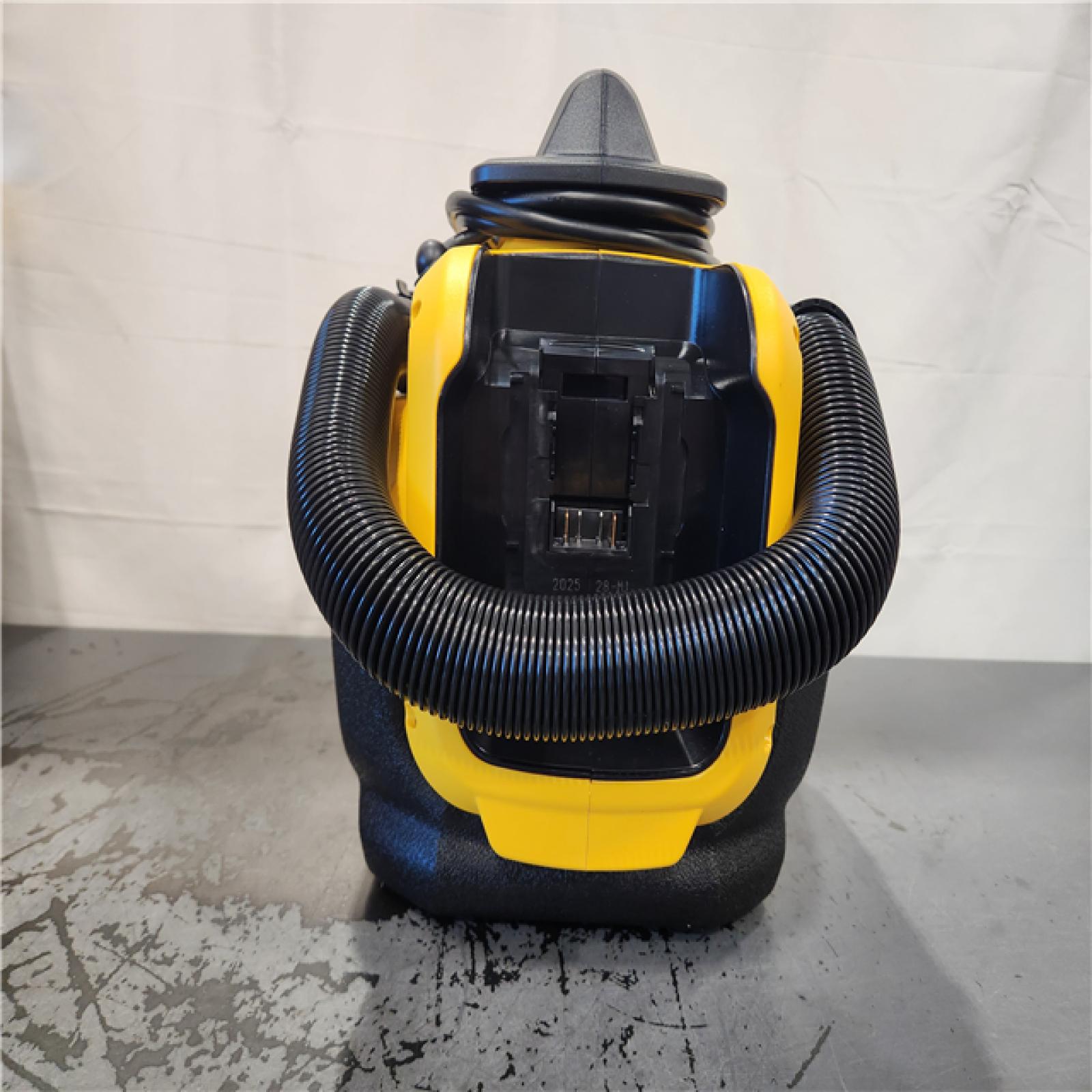 AS-IS- Dewalt 2-gal. Max Cordless/Corded Wet/Dry Vacuum