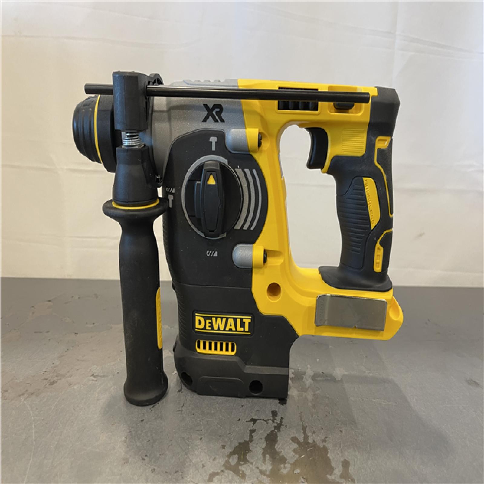 AS-IS - DEWALT 20V MAX XR Cordless Brushless 1 in. SDS Plus L-Shape Rotary Hammer