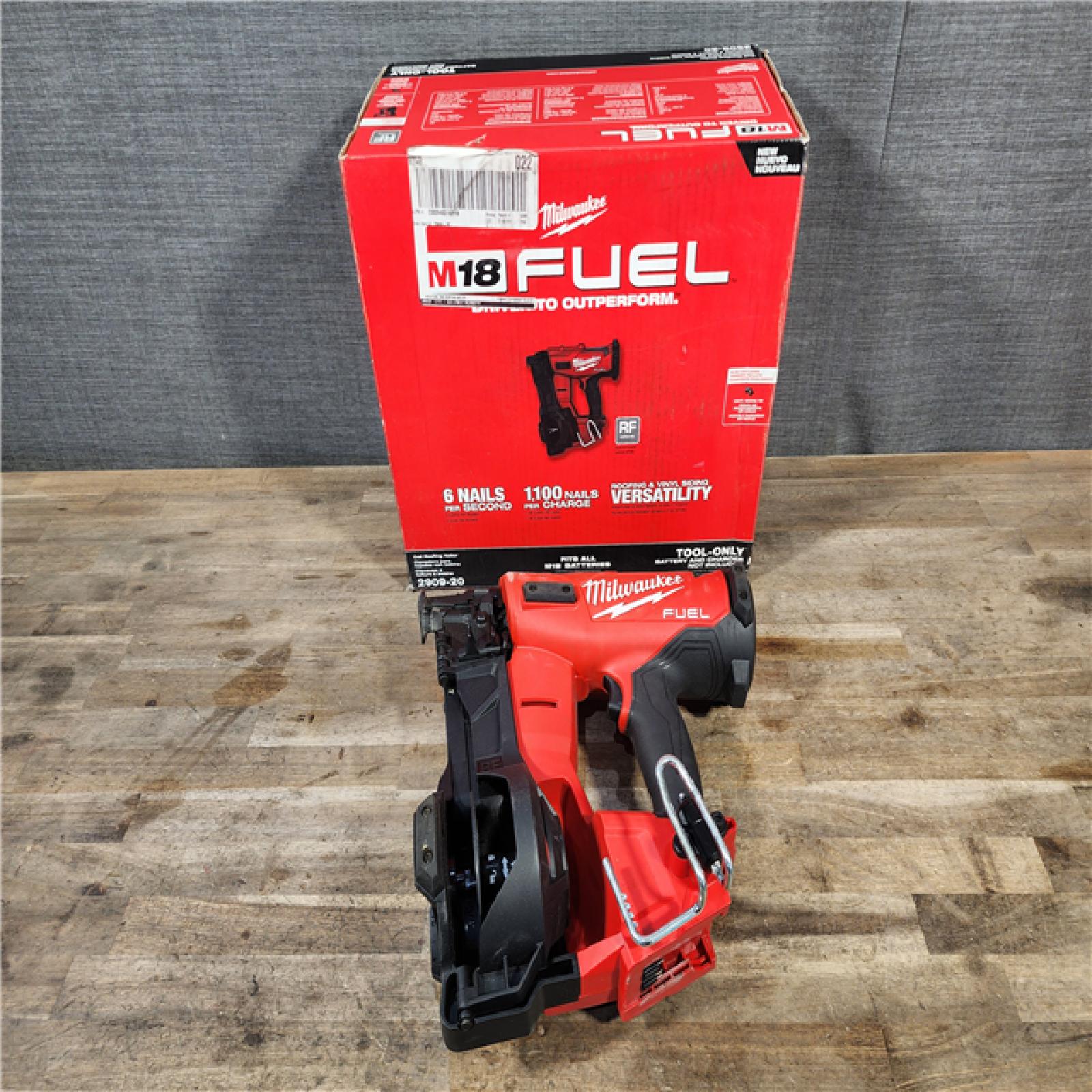HOUSTON LOCATION - AS-IS Milwaukee M18 FUEL 18-Volt Lithium-Ion Brushless Cordless Coil Roofing Nailer (Tool Only)