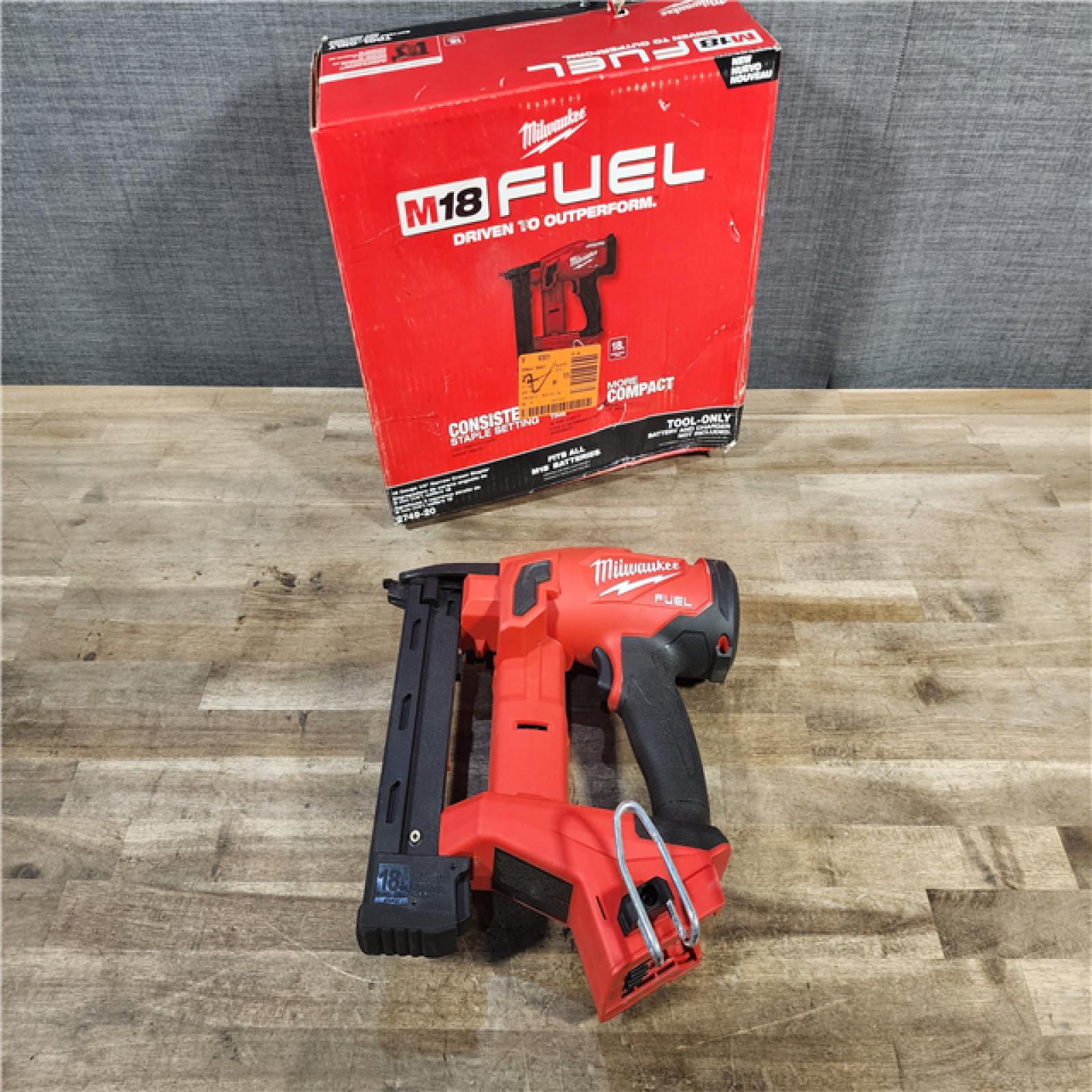 HOUSTON LOCATION - AS-IS MILWAUKEE FUEL 18-Volt Lithium-Ion Brushless Cordless 18-Gauge 1/4 in. Narrow Crown Stapler (Tool-Only)