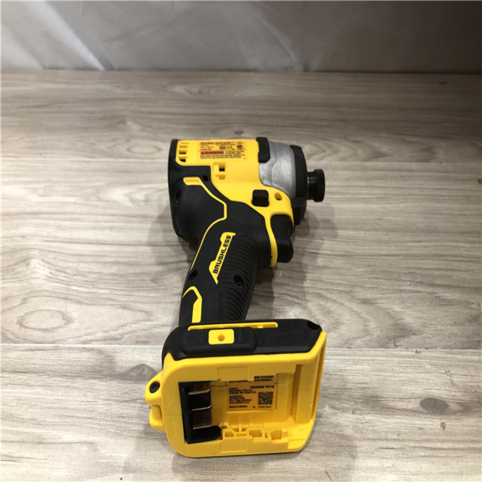 AS-IS DEWALT Atomic 20V Max Lithium-Ion Cordless Compact 1/4 in. Impact Driver Kit