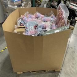 DALLAS LOCATION- NEW!- BULLSEYE MIXED CLOTHING PALLET (300 UNITS)