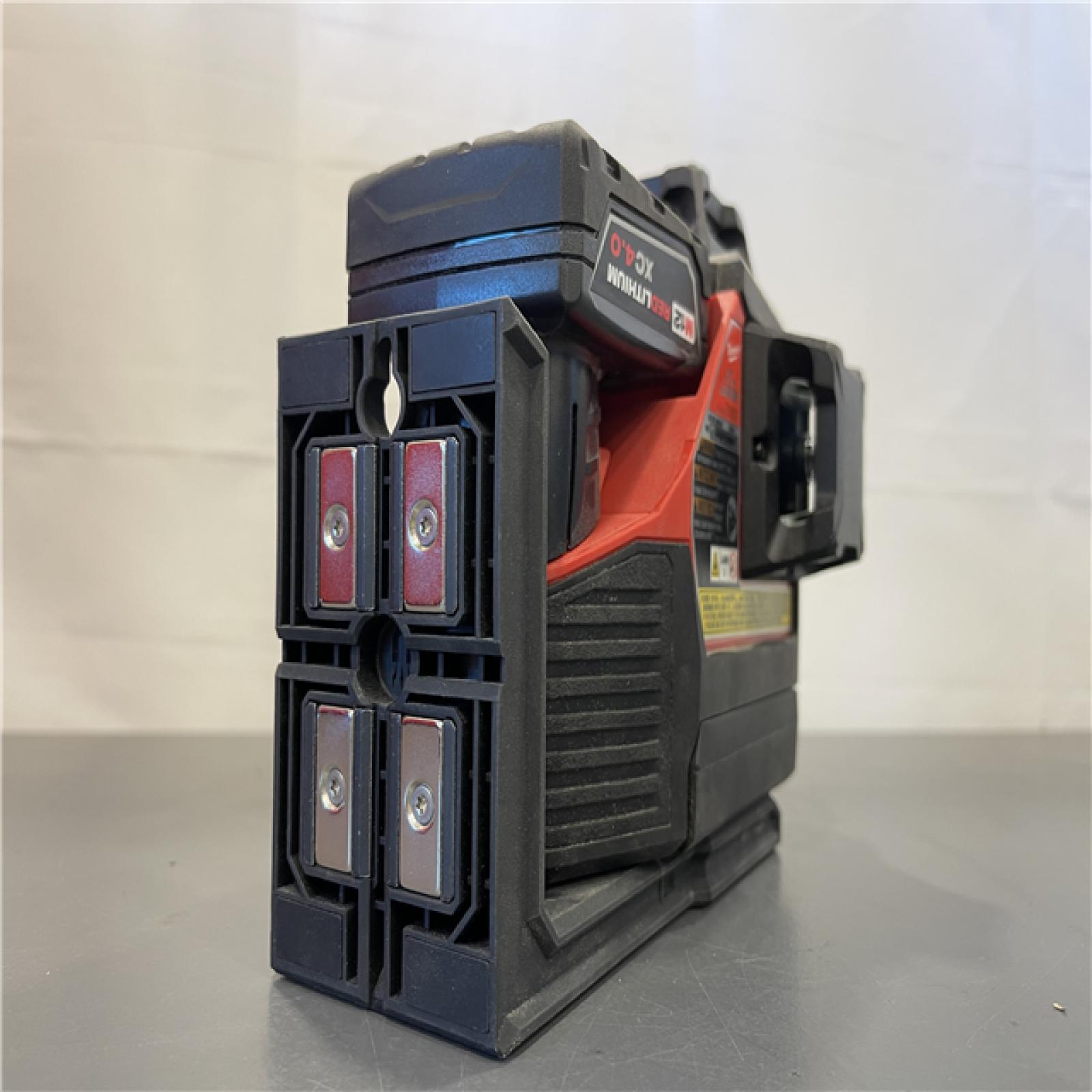 AS-IS - Milwaukee M12 Green Beam Laser 360° 3-Plane Kit