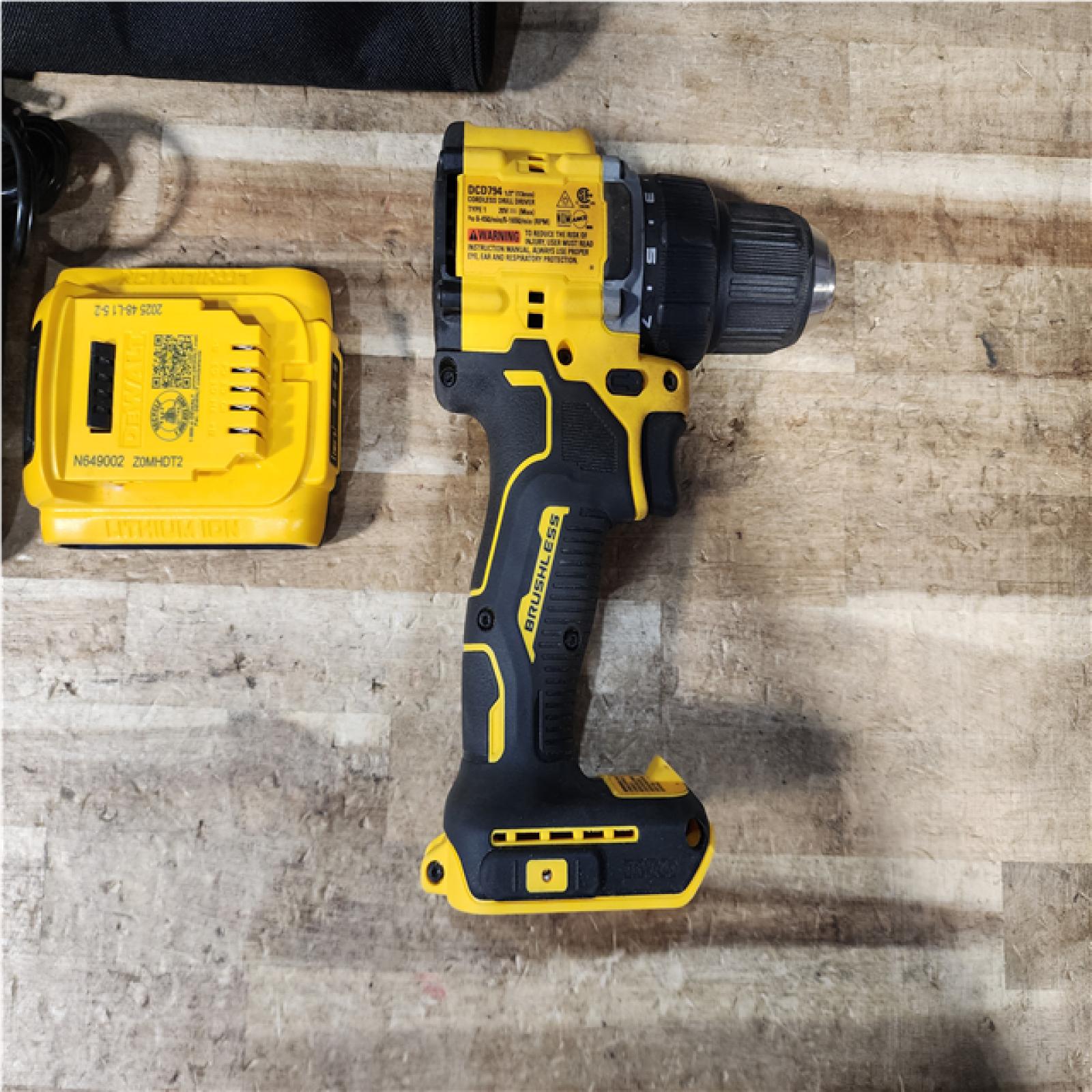 HOUSTON LOCATION - AS - IS DEWALT Atomic 20V Lithium-Ion Cordless Compact 1/2 in. Drill/Driver Kit