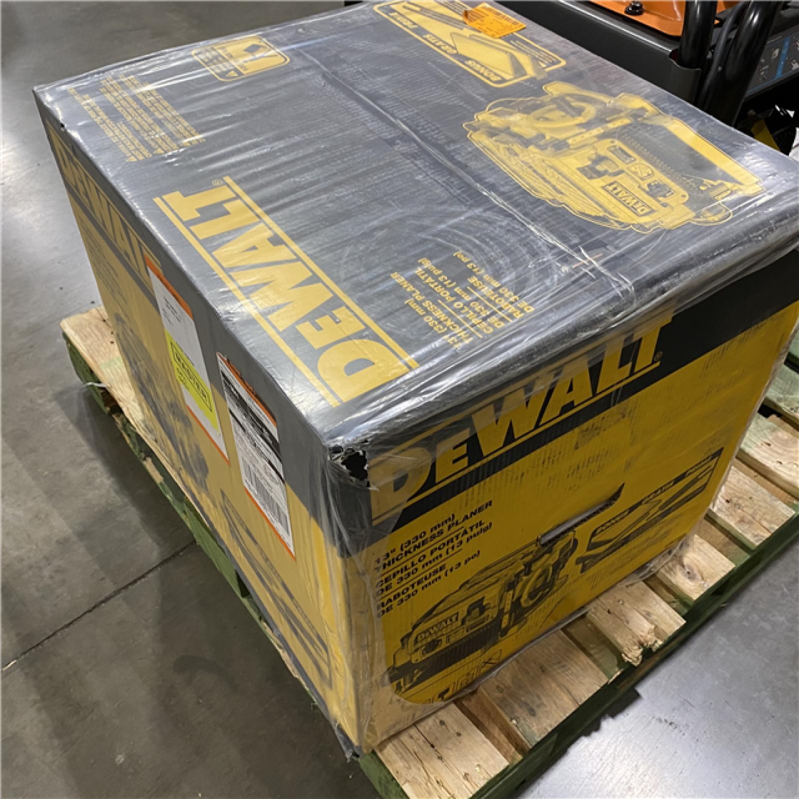 Dallas Location - NEW-  15 Amp Corded 13 in. Heavy-Duty 2-Speed Bench Planer