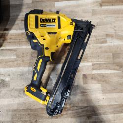 HOUSTON LOCATION - AS-IS DEWALT 20V MAX XR Lithium-Ion Cordless 2-1/2 in. 15-Gauge Finish Nailer Kit