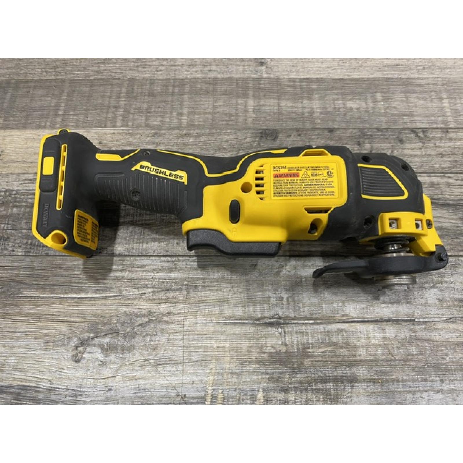 AS-IS DEWALT ATOMIC 20V MAX Cordless Brushless Oscillating Multi Tool Kit