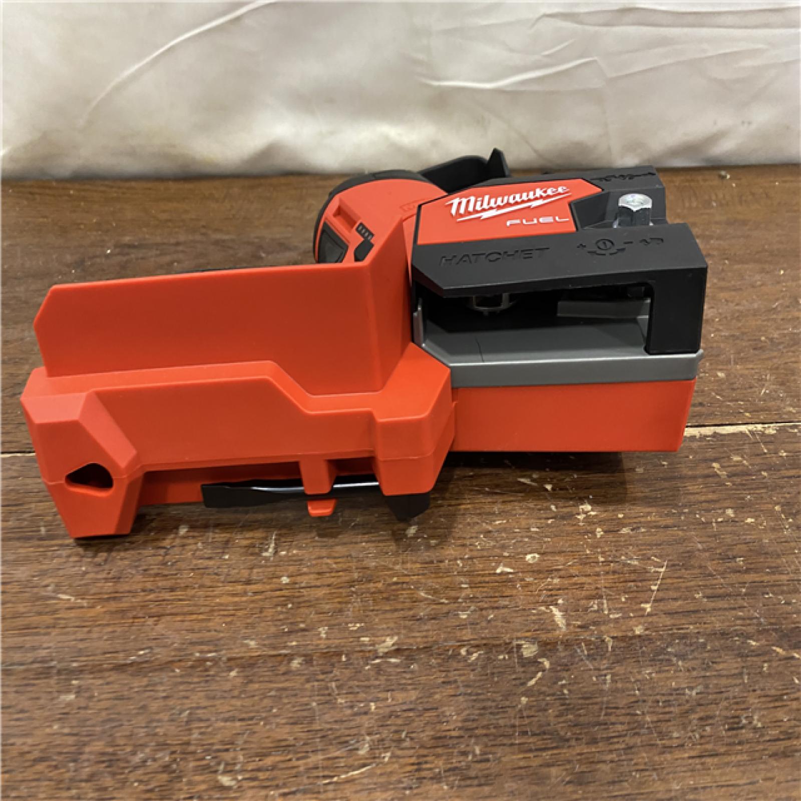 AS-IS Milwaukee M12 FUEL 6 in. 12V Lithium-Ion Brushless Electric Cordless Battery Pruning Saw HATCHET (Tool-Only)