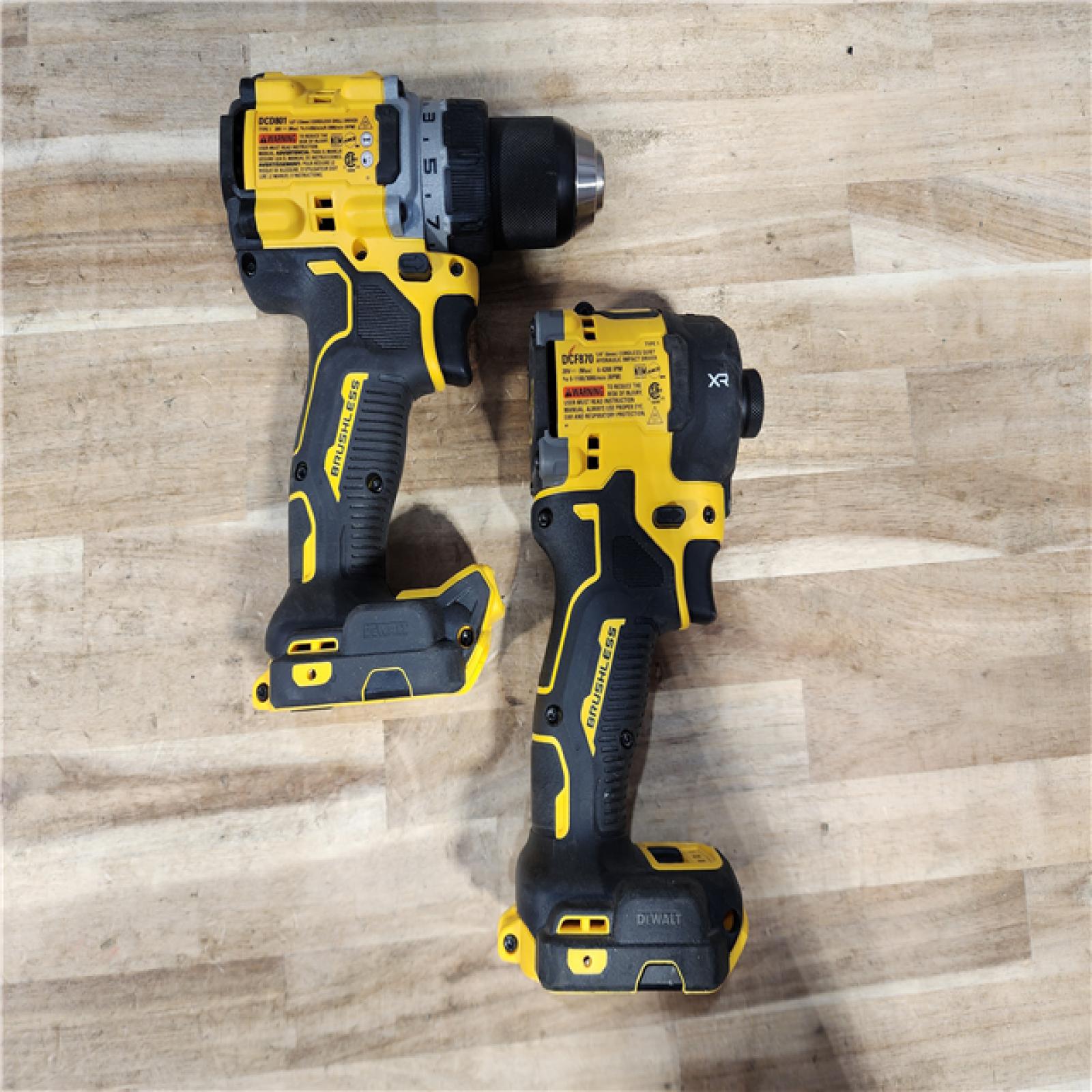 HOUSTON LOCATION - AS-IS DEWALT 2 TOOL COMBO KIT W/ (2) BATTERY & CHARGER
