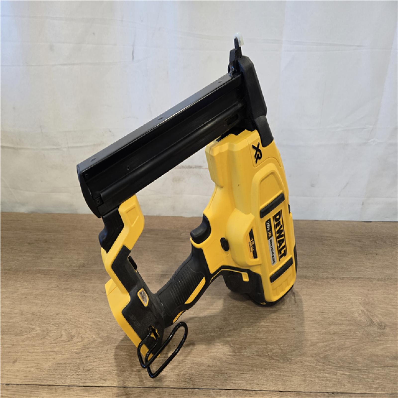 AS-IS DEWALT 20V MAX XR Cordless 18-Gauge Narrow Crown Stapler Kit