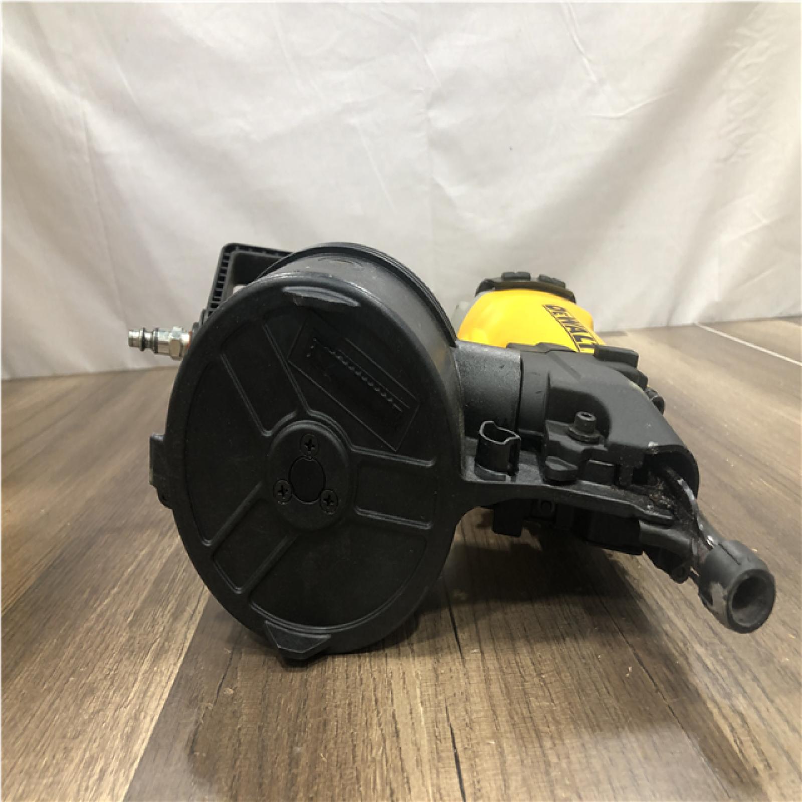 AS-IS DEWALT DW66C-1 2-1/2 Inch 15 Degree Coil Siding and Fencing Nailer