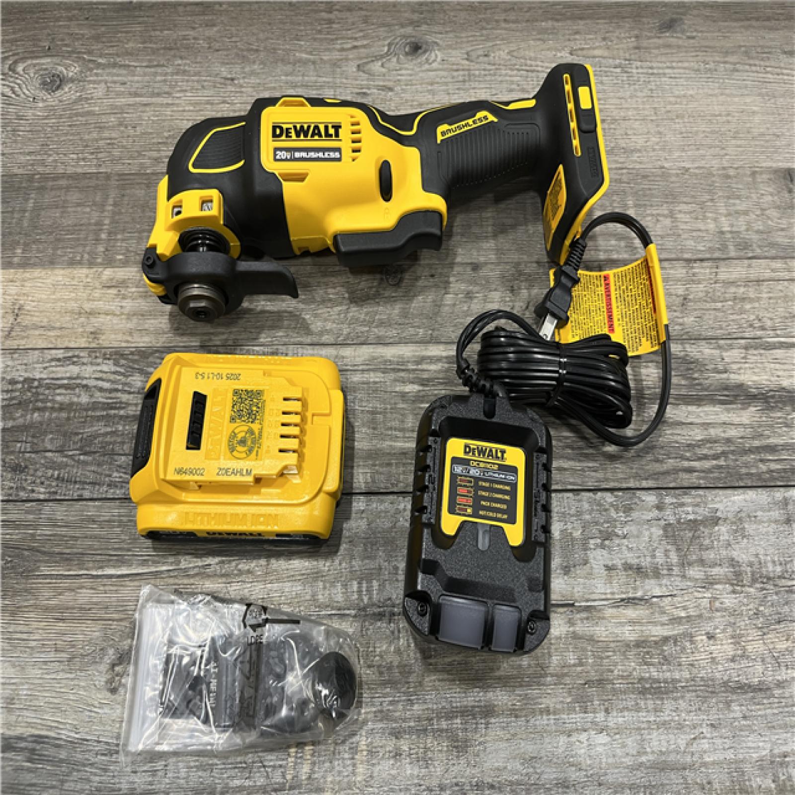AS-IS DEWALT ATOMIC 20V MAX Cordless Brushless Oscillating Multi Tool Kit