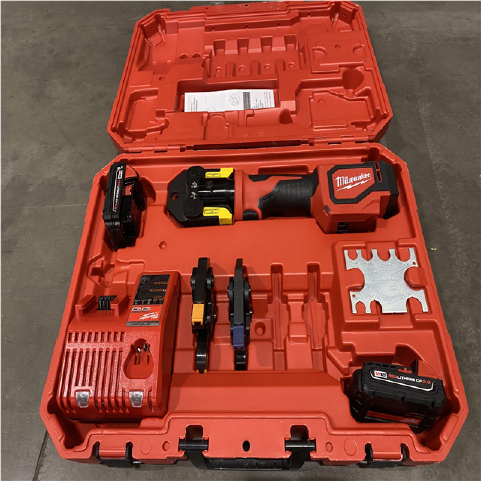 As-Is- Milwaukee M18 18V Lithium-Ion Cordless Short Throw PEX Press Tool Kit