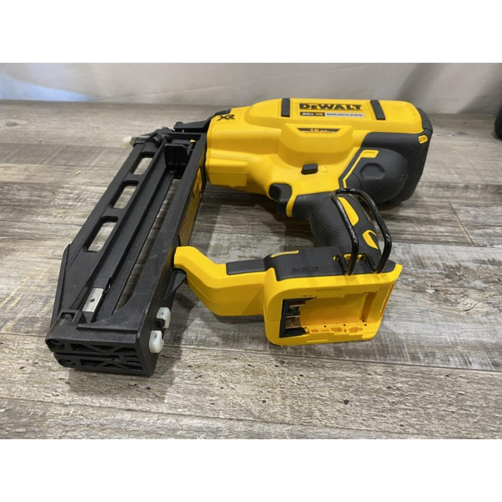 AS-IS DEWALT 20V MAX XR 16-Gauge Lithium-Ion Cordless Finish Nailer (Tool Only)