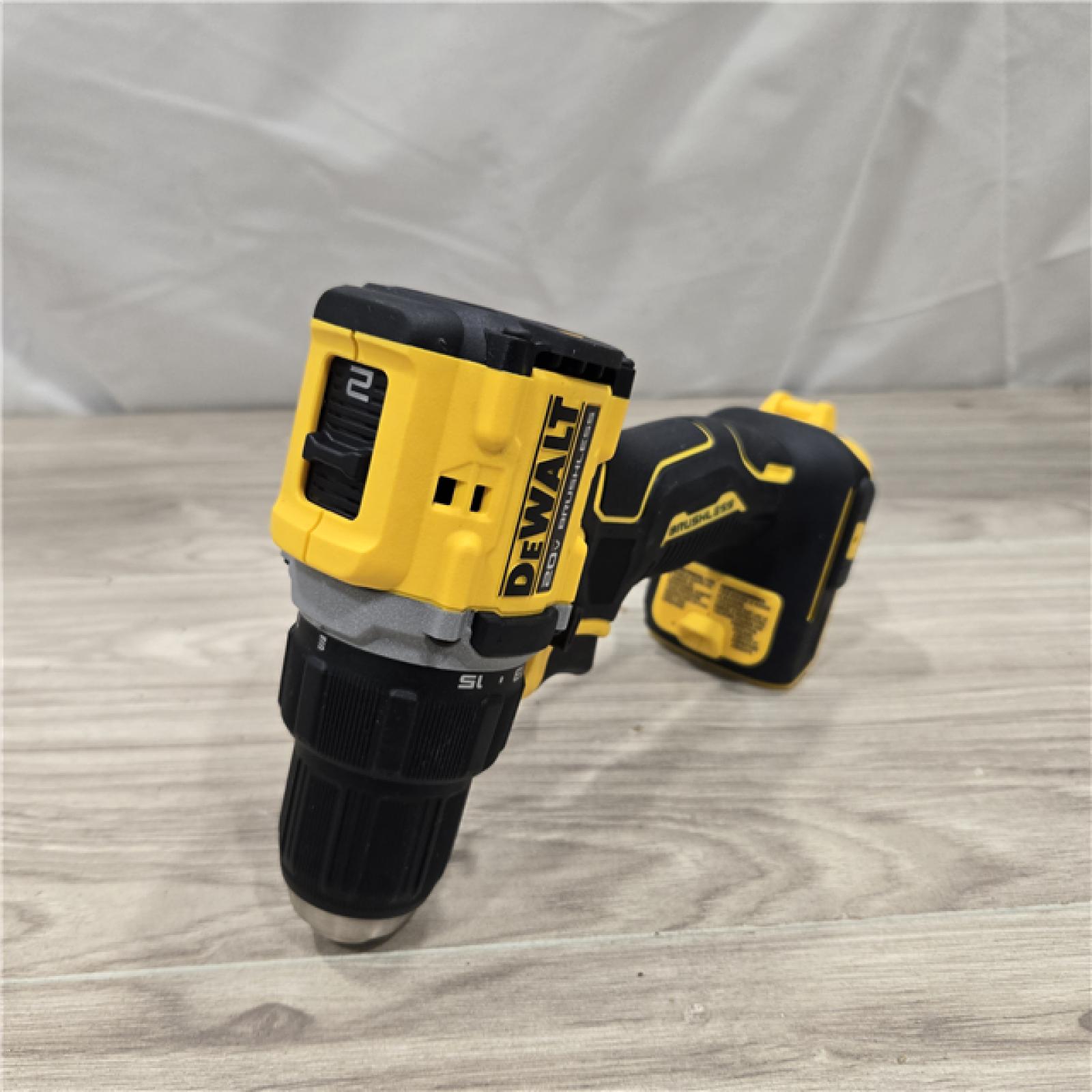 AS-IS DEWALT ATOMIC COMPACT SERIES 20V MAX* Cordless 1/2 Drill/Driver Kit