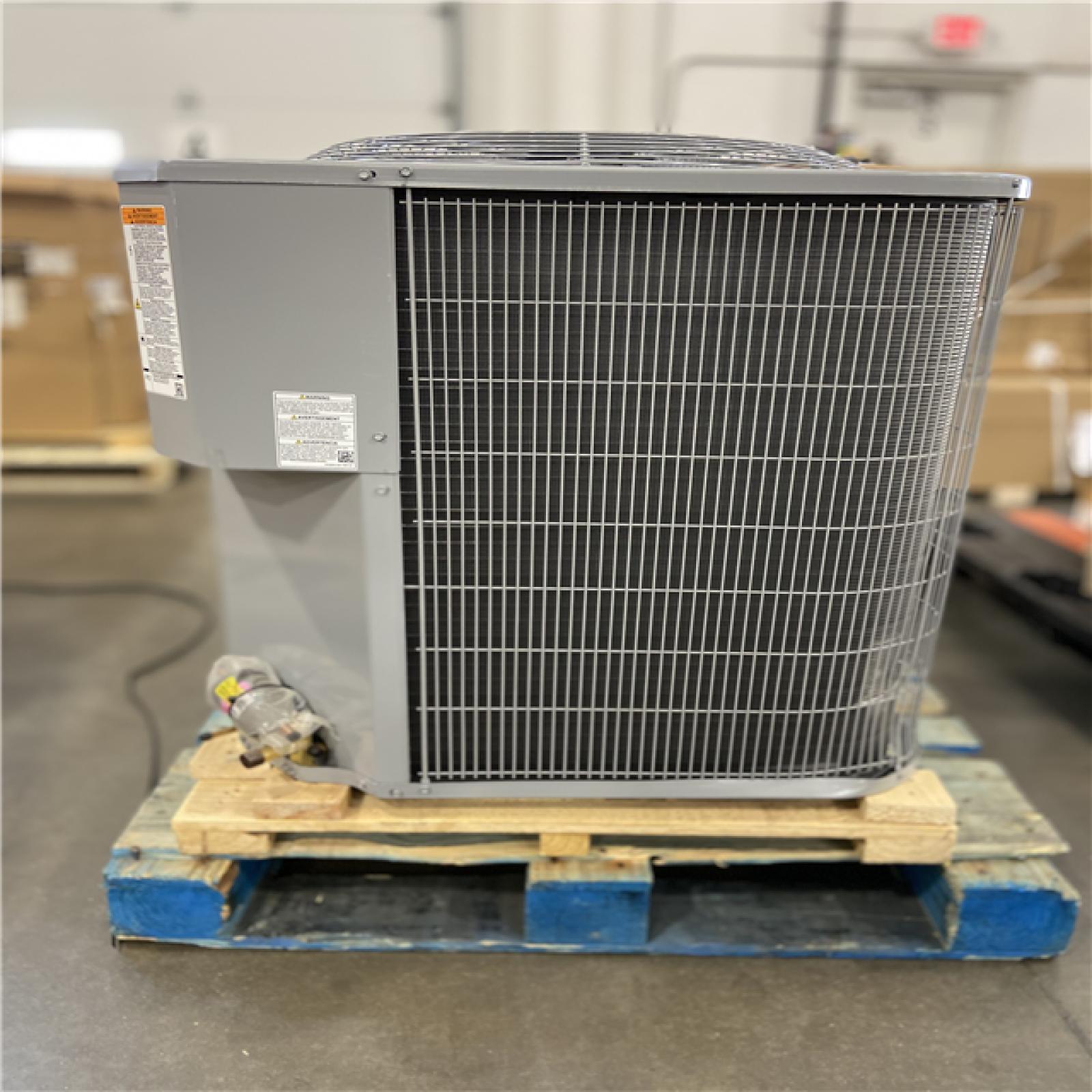 DALLAS LOCATION - Smartcomfort® by Carrier 2.5 Ton 14.3 Seer2 Condensing Unit - R-410a Refrigerant