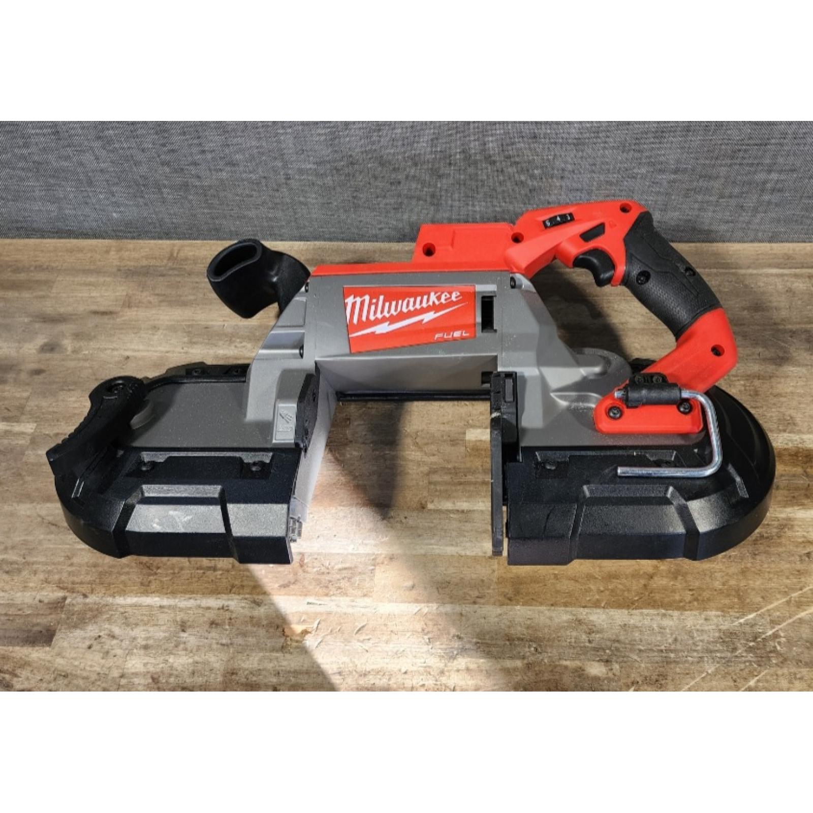 HOUSTON LOCATION - AS-IS Milwaukee 2729-20 - M18 Fuel 18V Cordless Brushless Band Saw Bare Tool