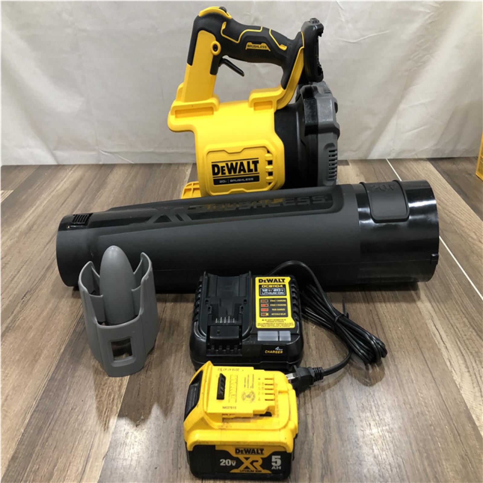AS-IS DEWALT 20V MAX* XR Brushless Cordless Handheld Blower Kit